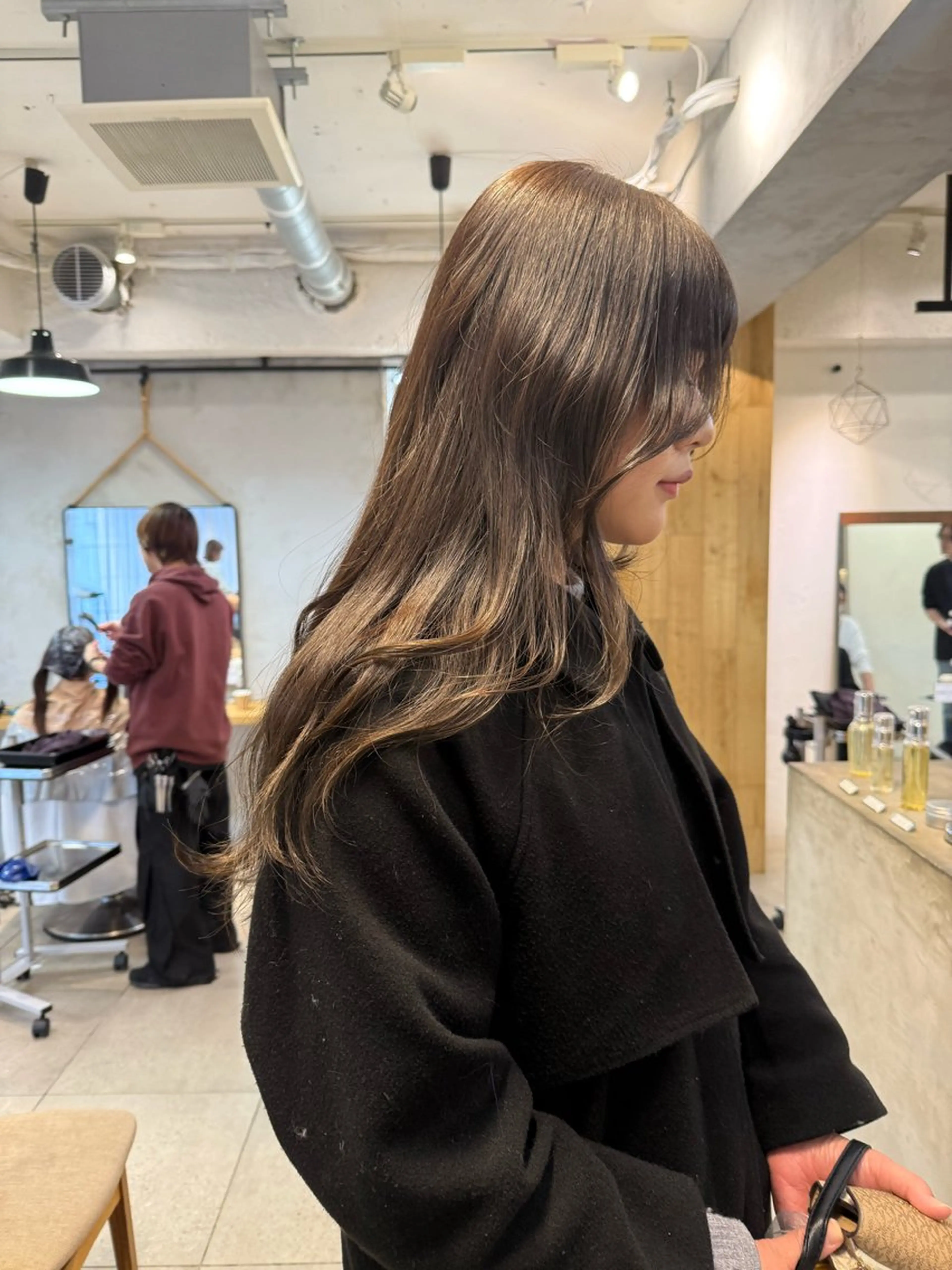 ロング カラー ミルクティー× グレージュMOMOのヘアスタイル