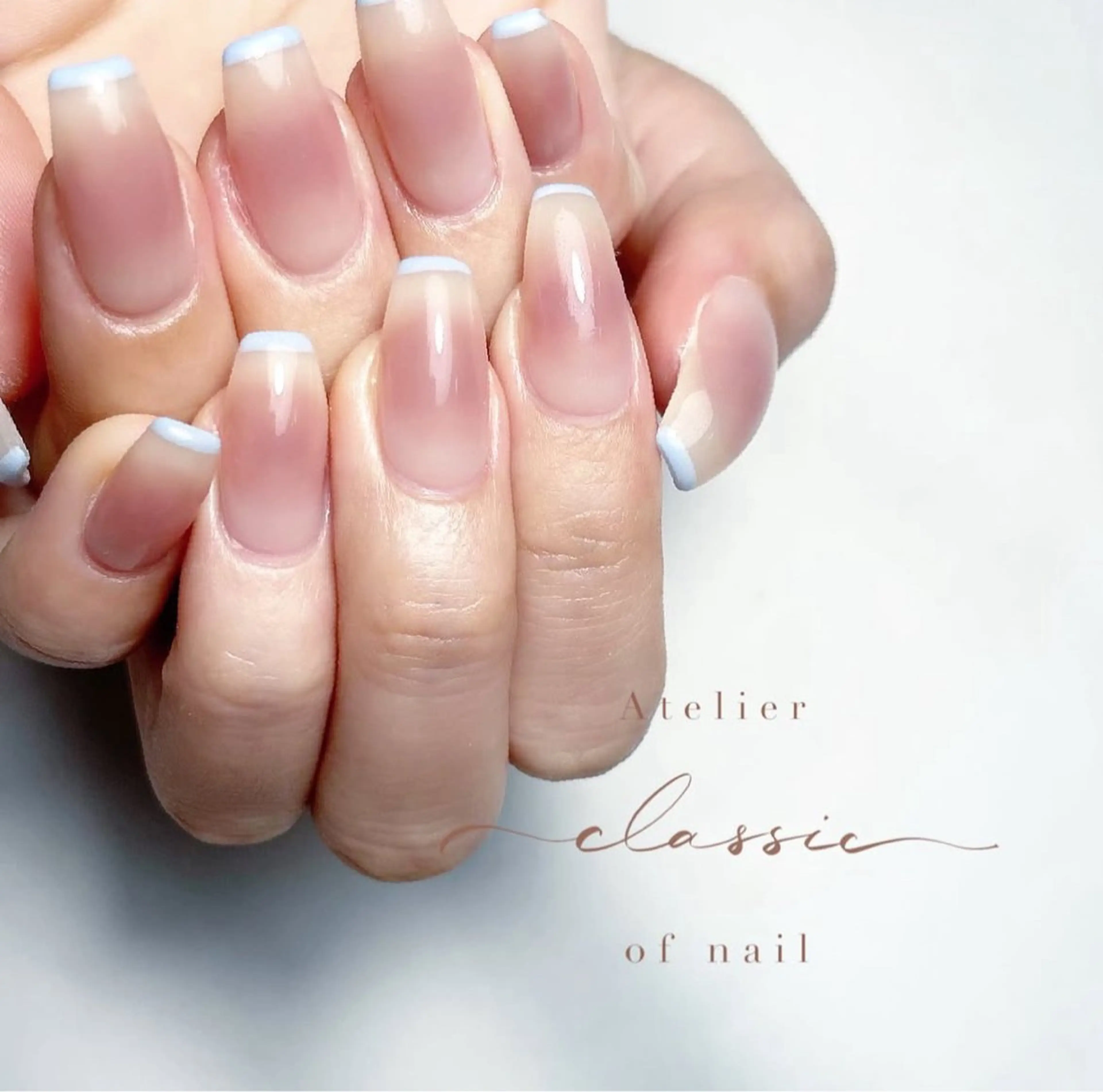 ミディアム atelier classic所属・クラシック ネイル JR茨木駅前店のネイルデザイン