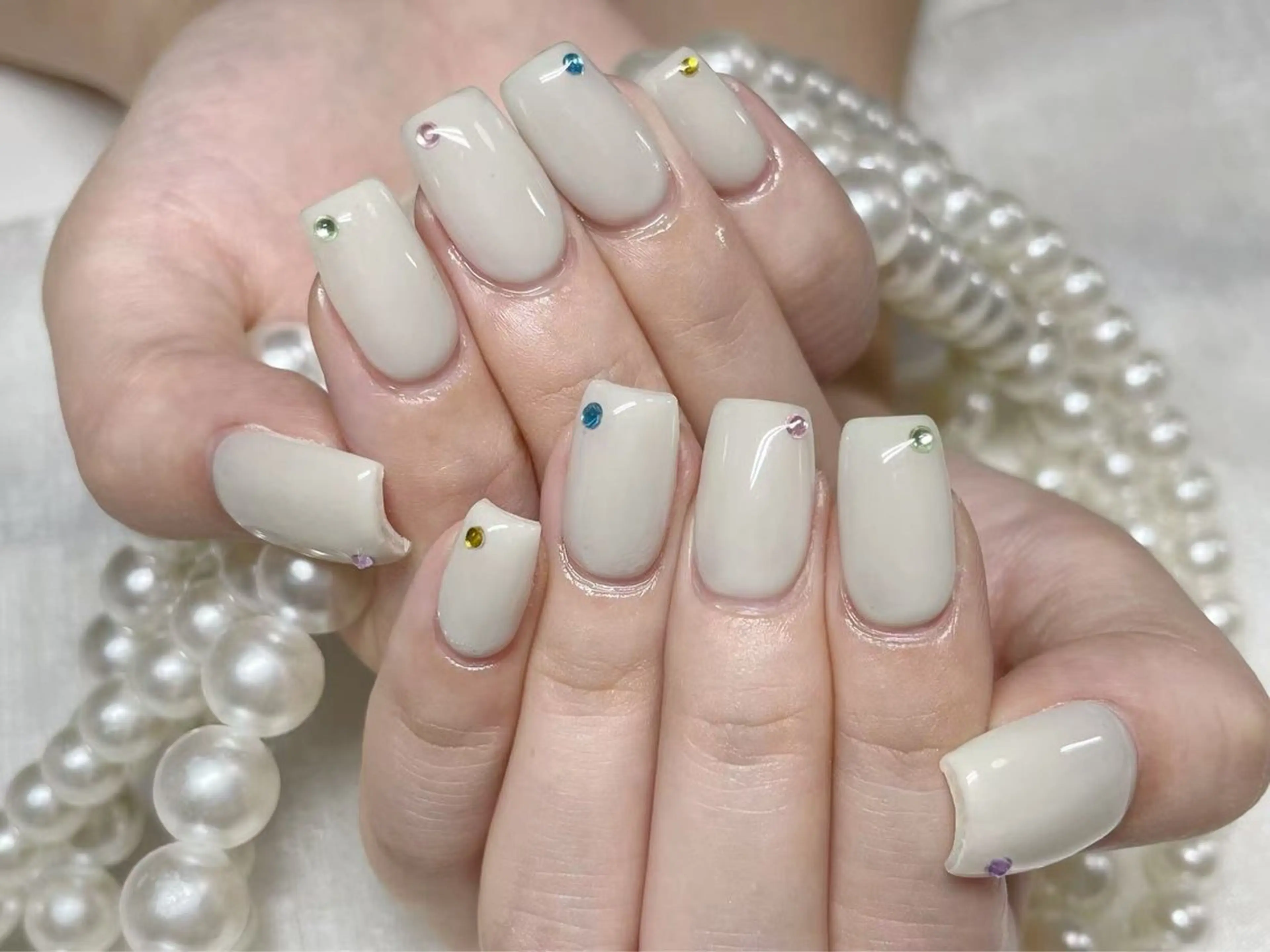 ネイル オーロラネイル 長さ出し フレンチネイル ガーリー キラキラネイル RIn 🎀のネイルデザイン