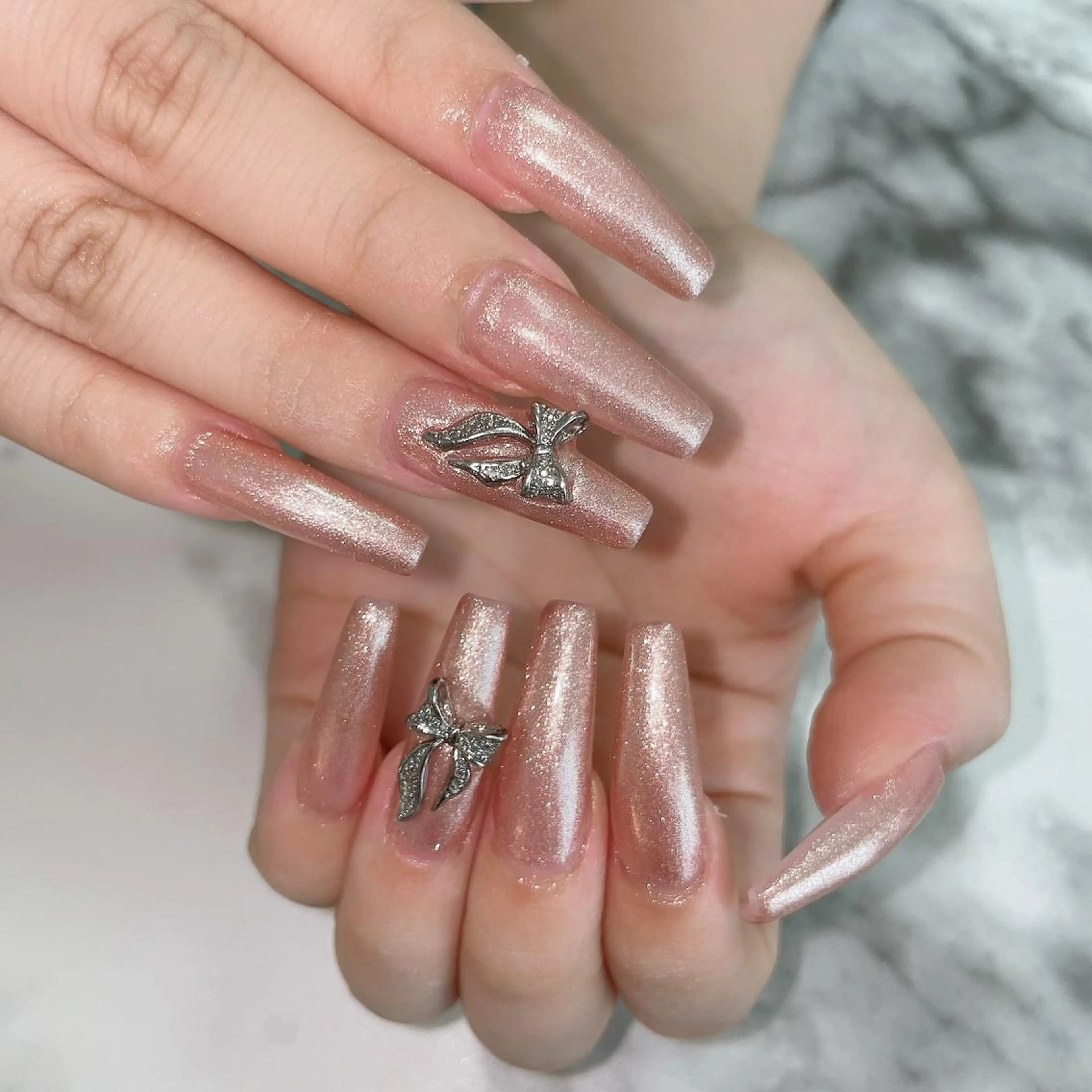 ネイル リボン ハンドネイル salon de belnetta所属・kayo 💅のネイルデザイン