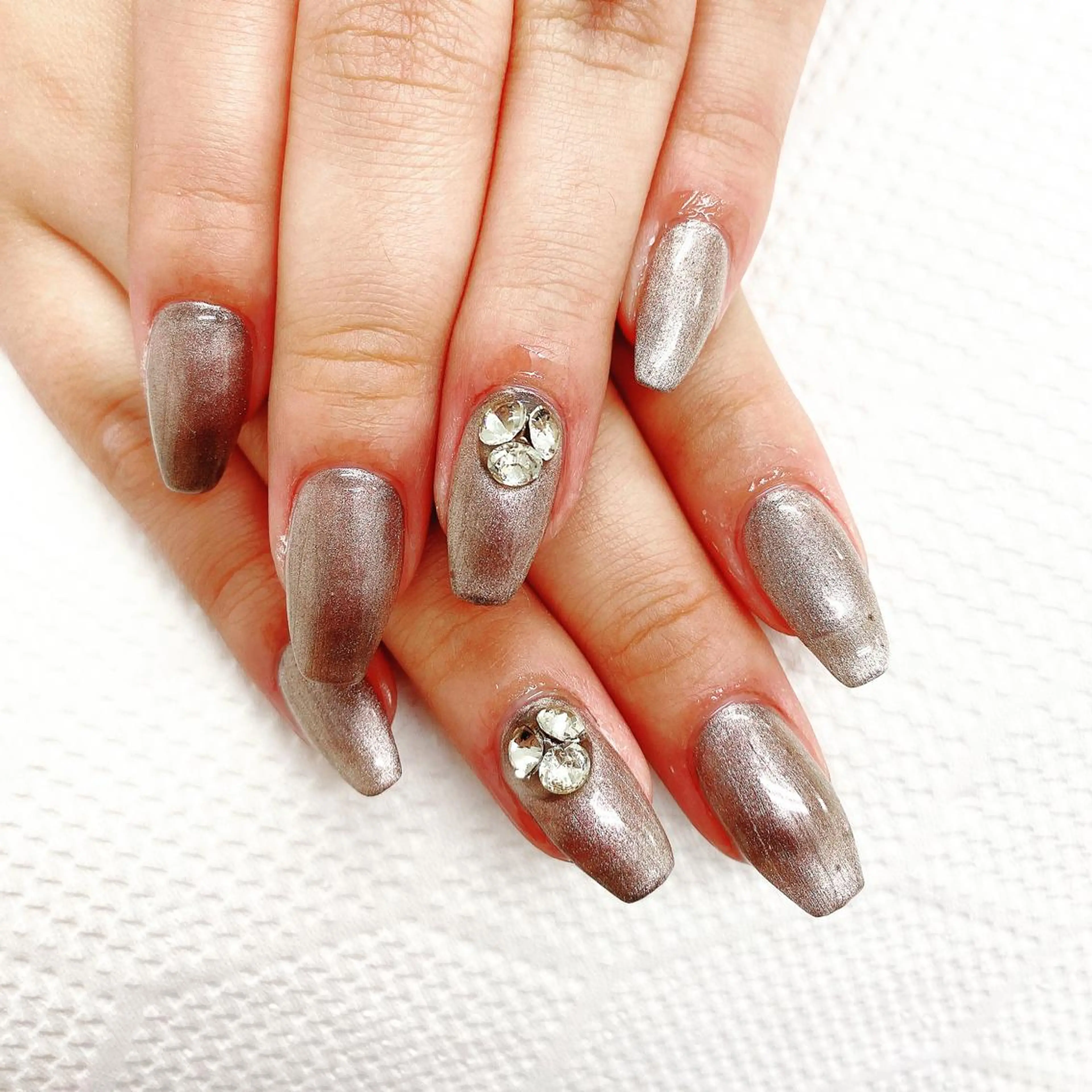 ネイル ストーンネイル N._._.claw[エヌクロー]所属・N._._. clawのネイルデザイン