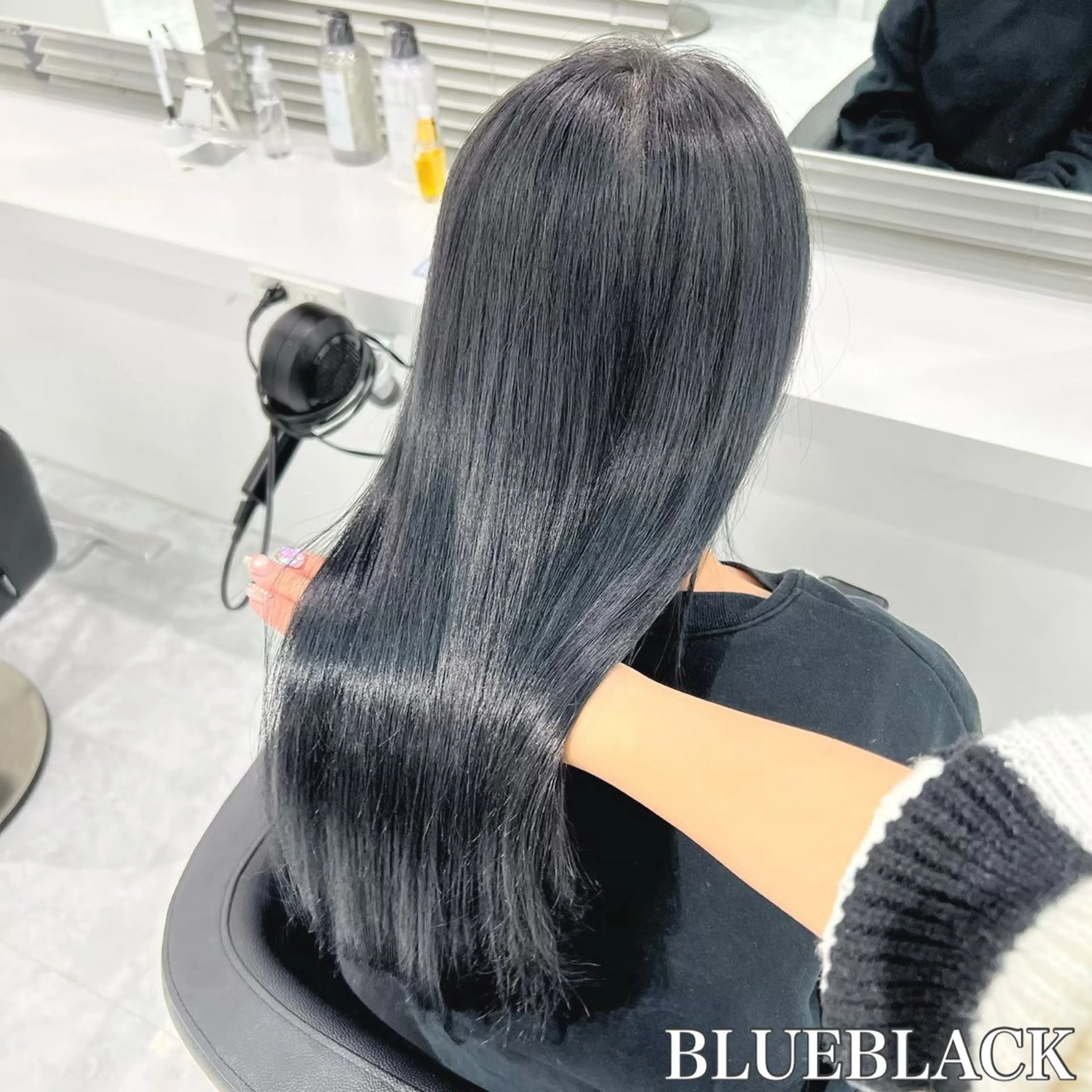 セミロング カラー ヘアアレンジ 髪質改善 🩵ダメージレス艶感 ハイトーン🩷のヘアスタイル