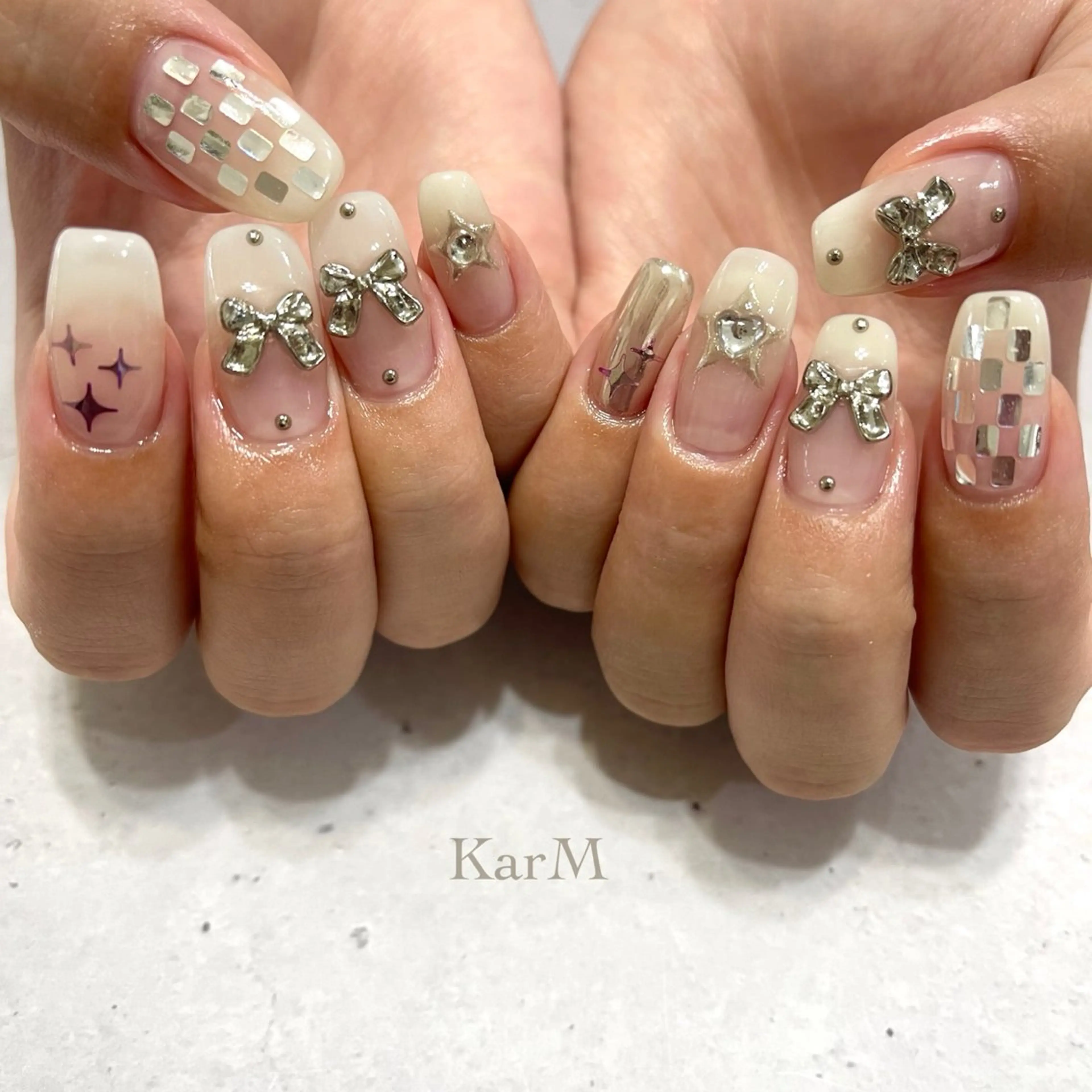 ネイル オーロラネイル チークネイル フレンチネイル グラデーション 韓国ネイル ハンドネイル ogino karinのネイルデザイン