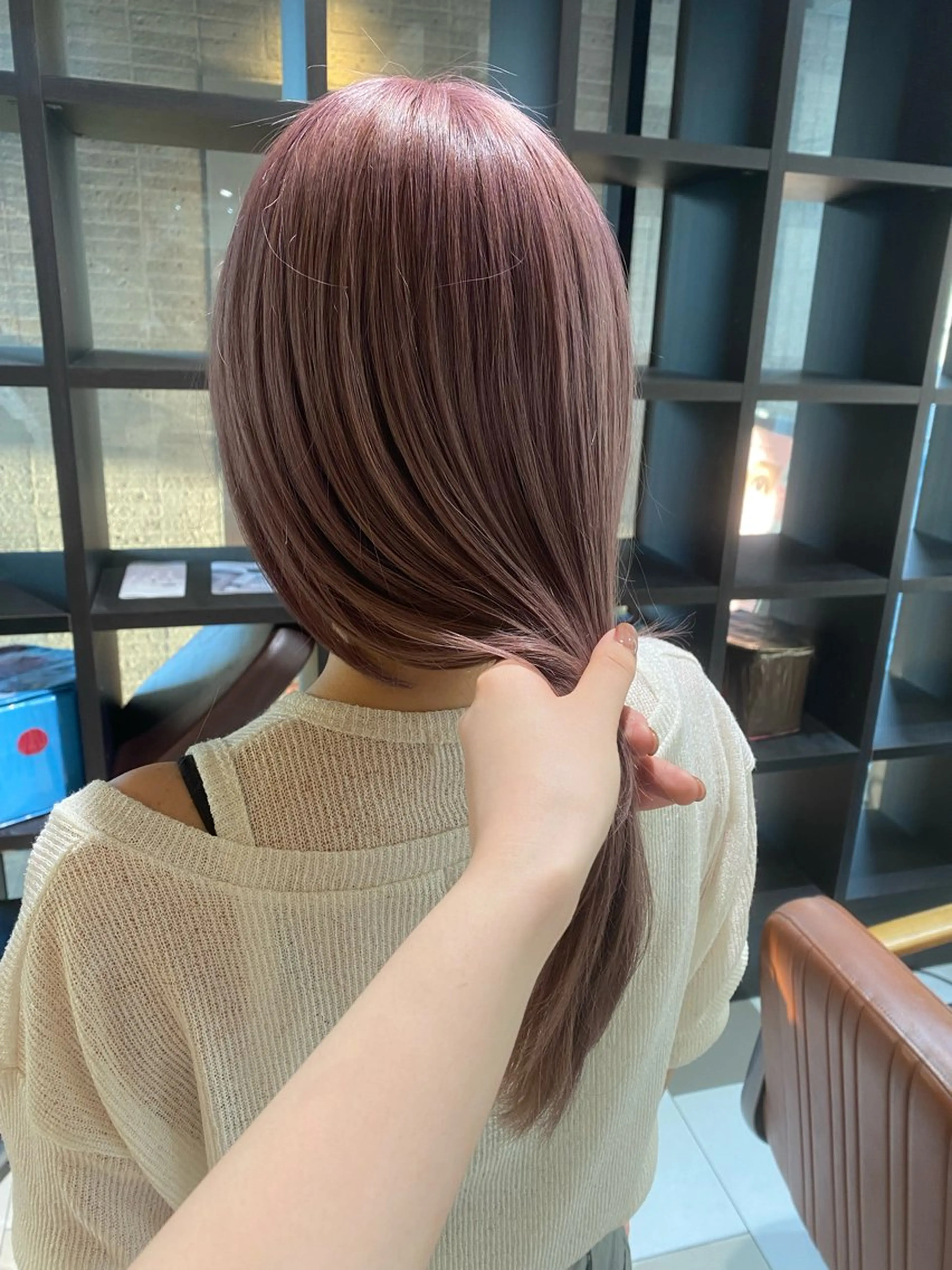 セミロング カラー ヘアカラー 谷川 あかりのヘアスタイル