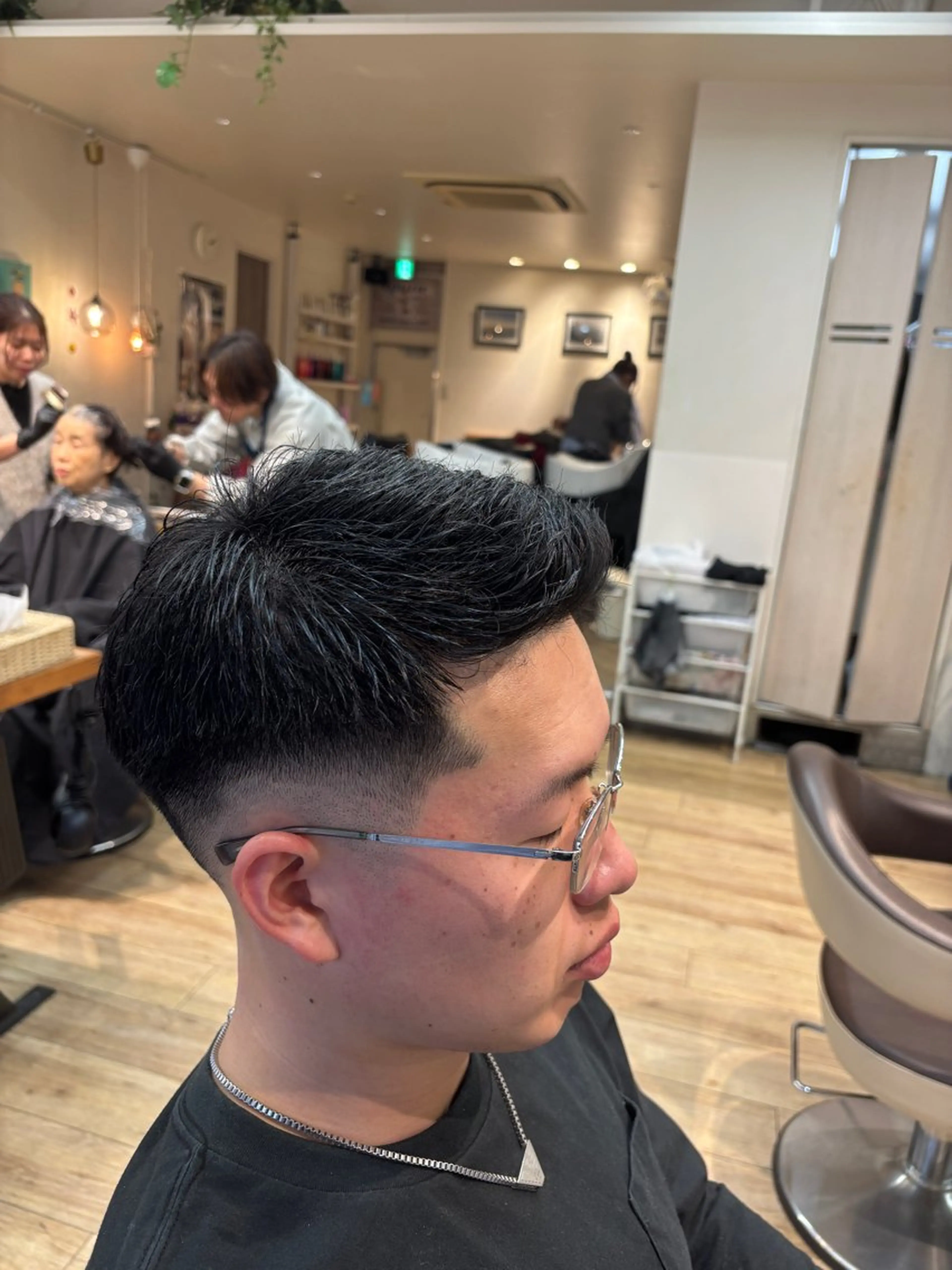 ショート メンズ カット 洛樹 /海外風ヘアー /フェード/パーマのヘアスタイル