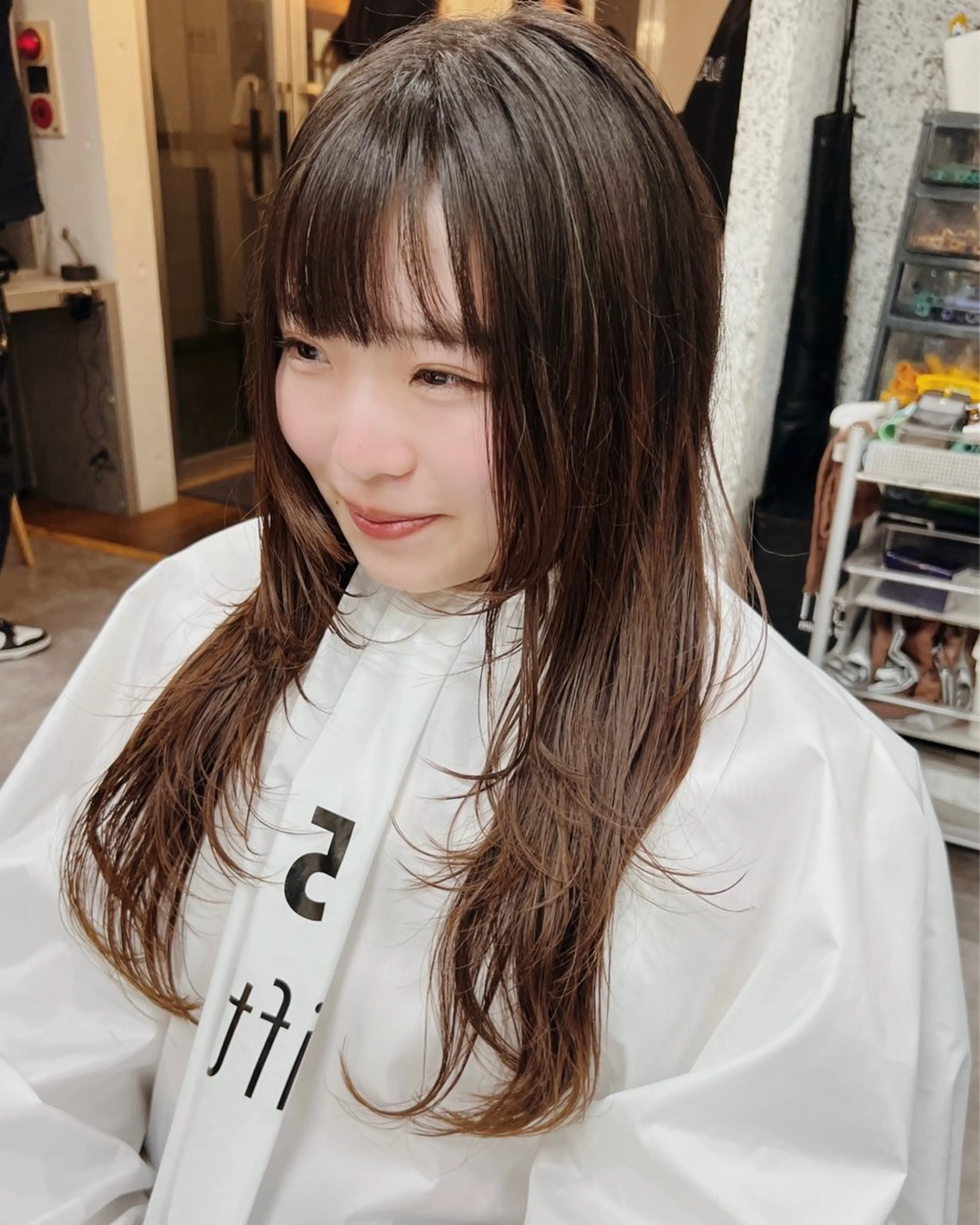 セミロング カラー パーマ ヘアアレンジ セミロングパーマ くびれヘア 顔まわりレイヤー 卒業式のヘアスタイル 韓国風ヘア ショートヘア原宿 fifth コシのヘアスタイル