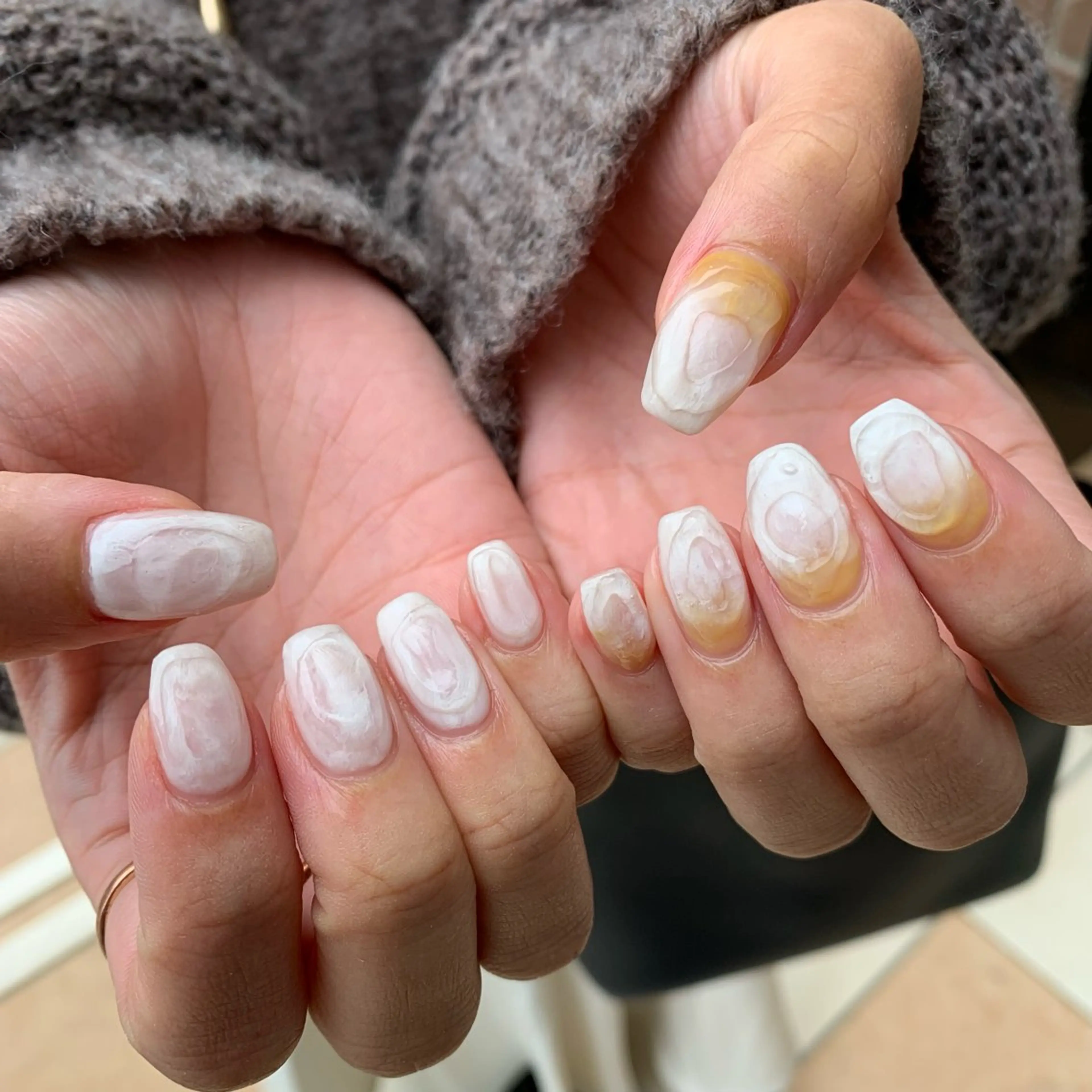 ネイル ぷっくりネイル YUKIMO🍎名駅 /ニュアンスのネイルデザイン