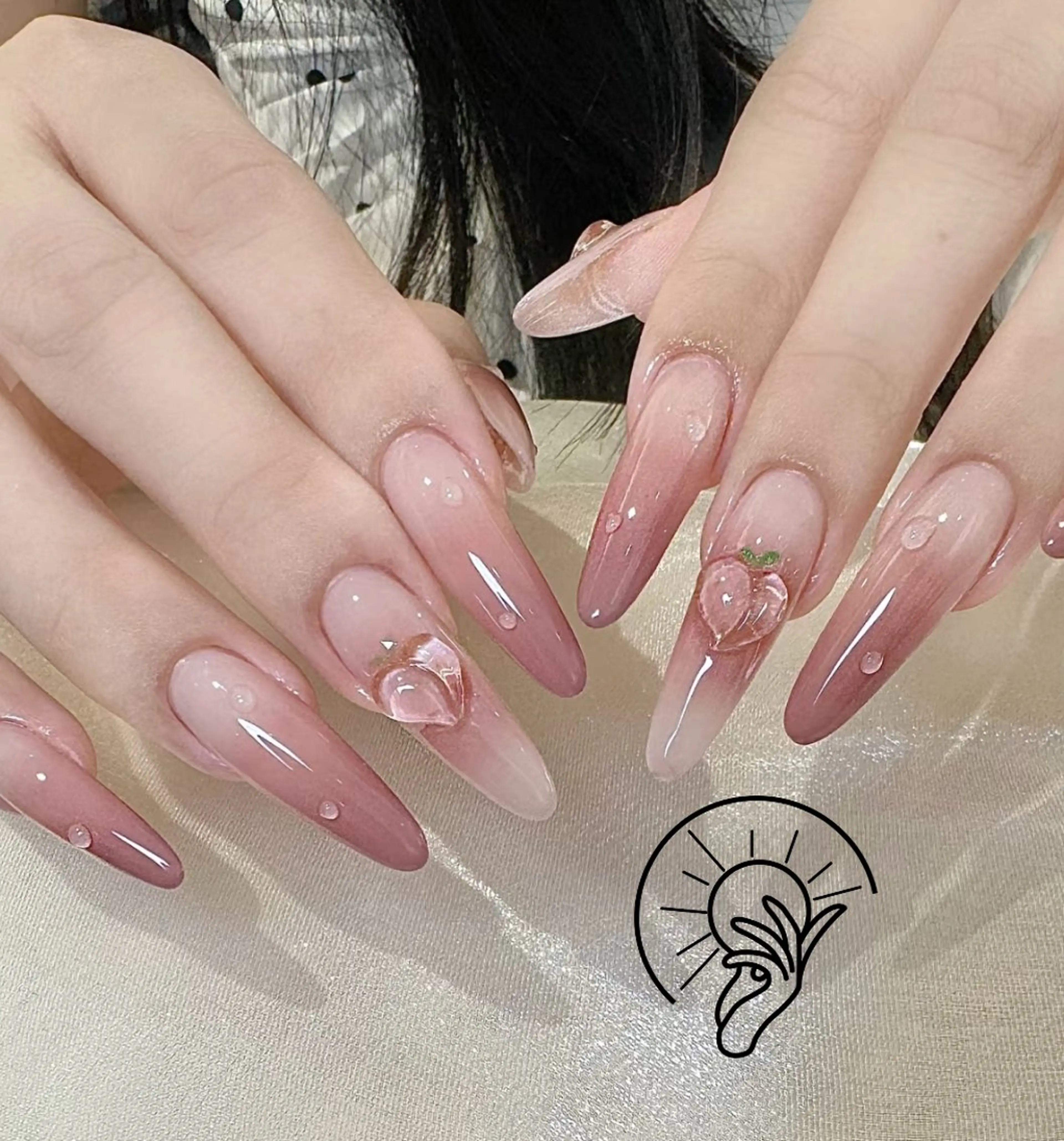 ネイル チークネイル 長さ出し フラワーネイル フレンチネイル ガーリー ハンドネイル ハンドケア Sun Nail 池袋のネイルデザイン