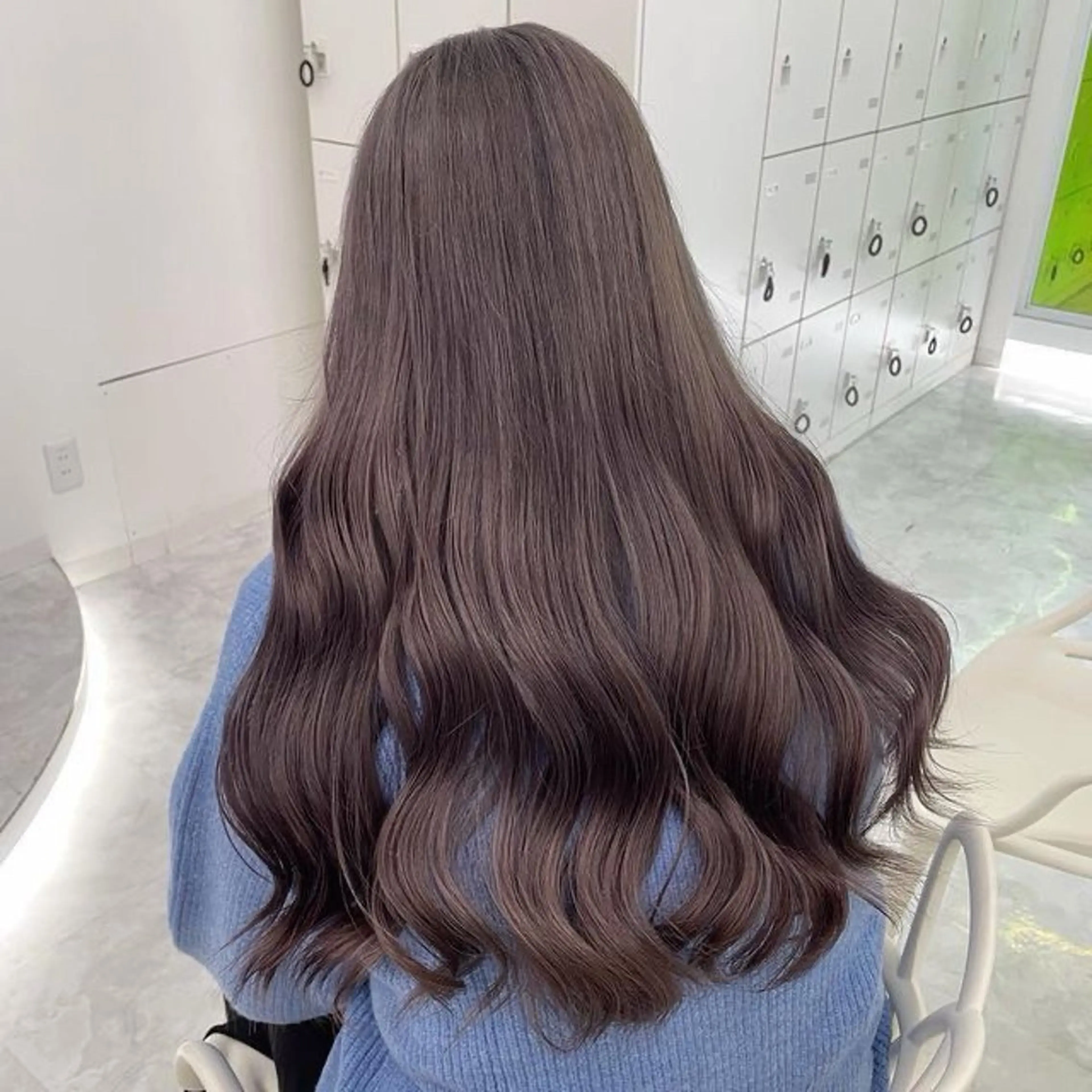 ミディアム カラー ヘアアレンジ 🩵ダメージレス艶感 ハイトーン🩷のヘアスタイル