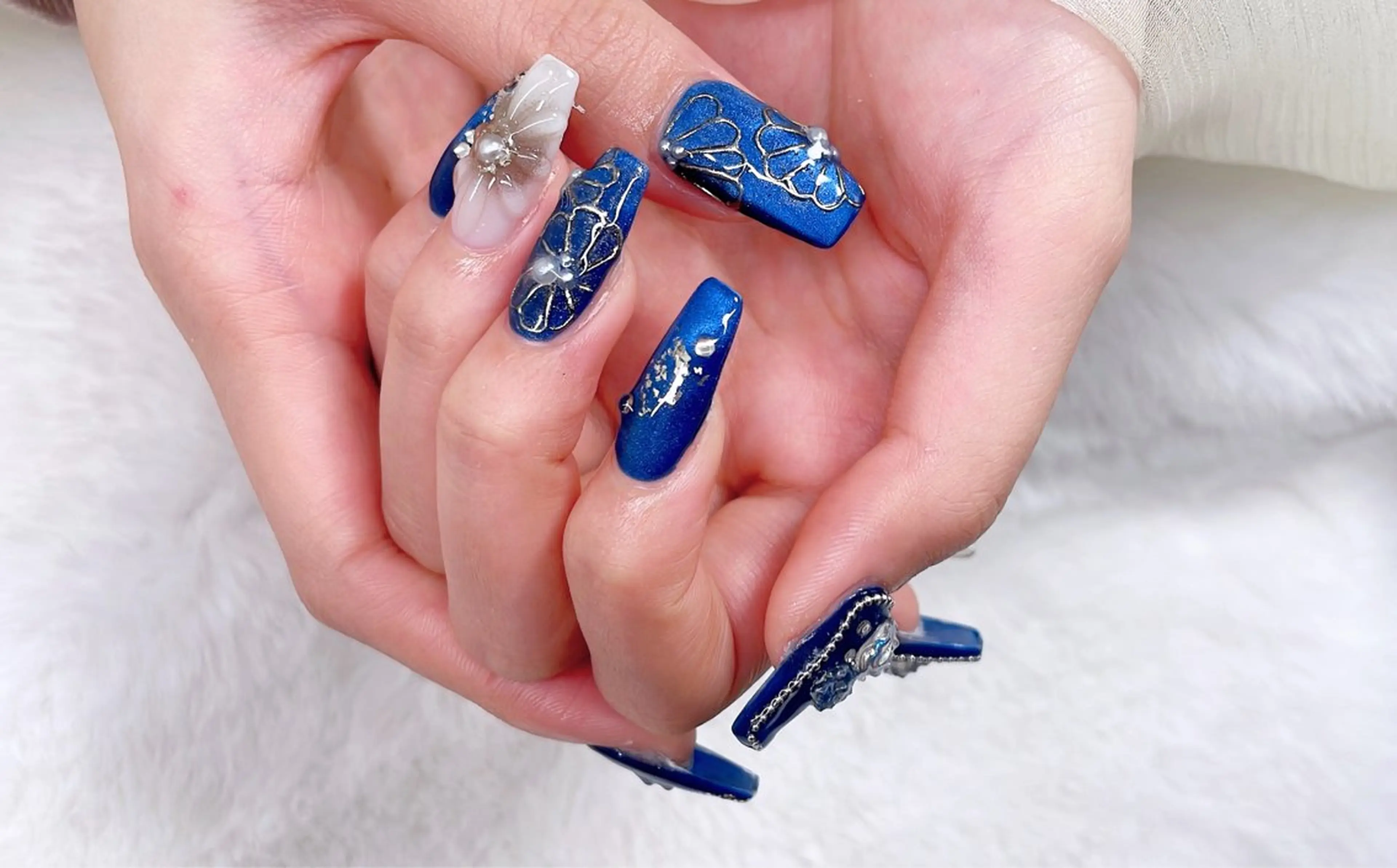 ネイル アニマル柄 チークネイル 成人式 フラッシュネイル フットネイル ハンドネイル 長さだし/持込/ ins風ネイル/Umのネイルデザイン
