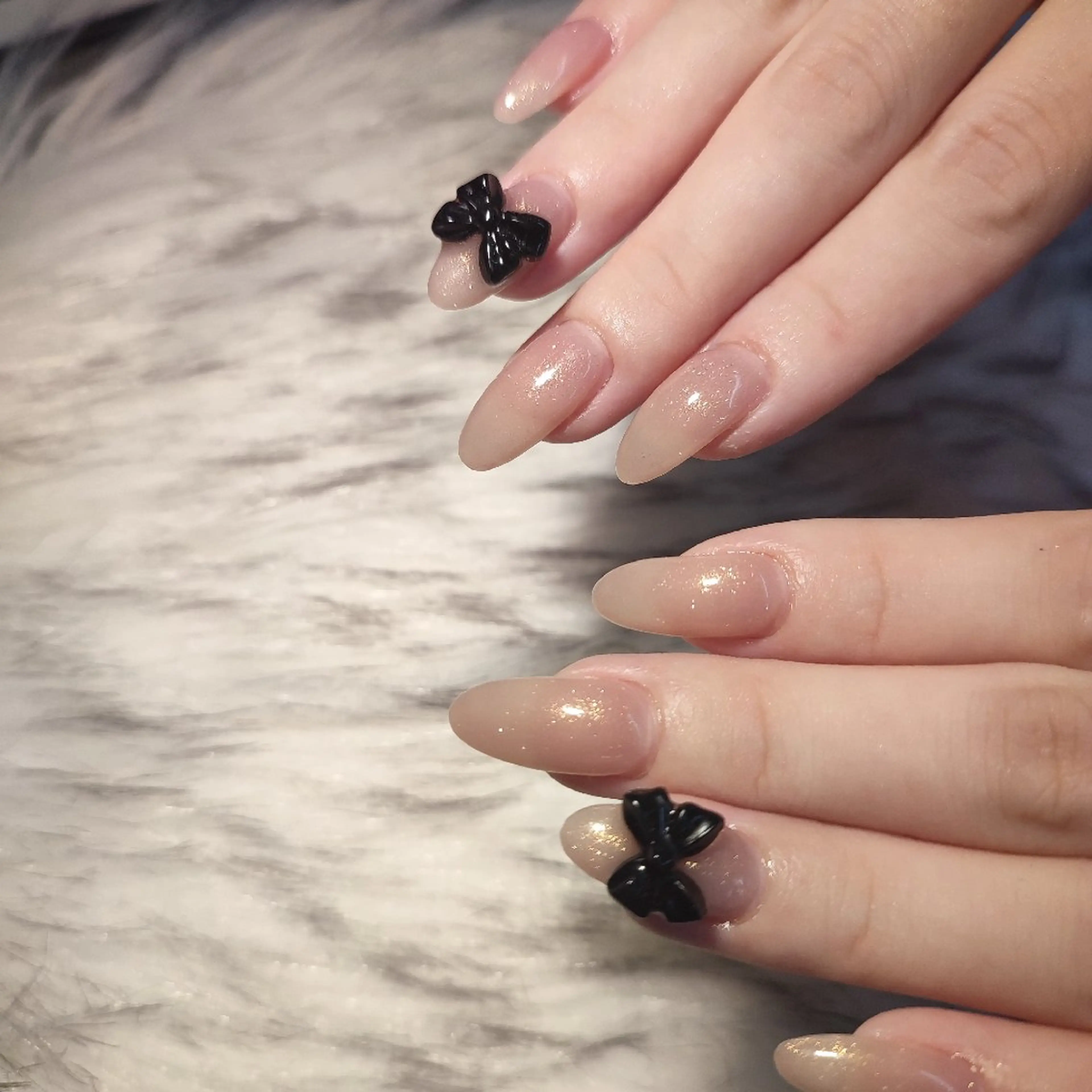 ネイル ラメ(グリッター) ラメグラデーション ワンカラーネイル ハンドネイル RUNWAY 　　の眉毛・アイブロウイメージ