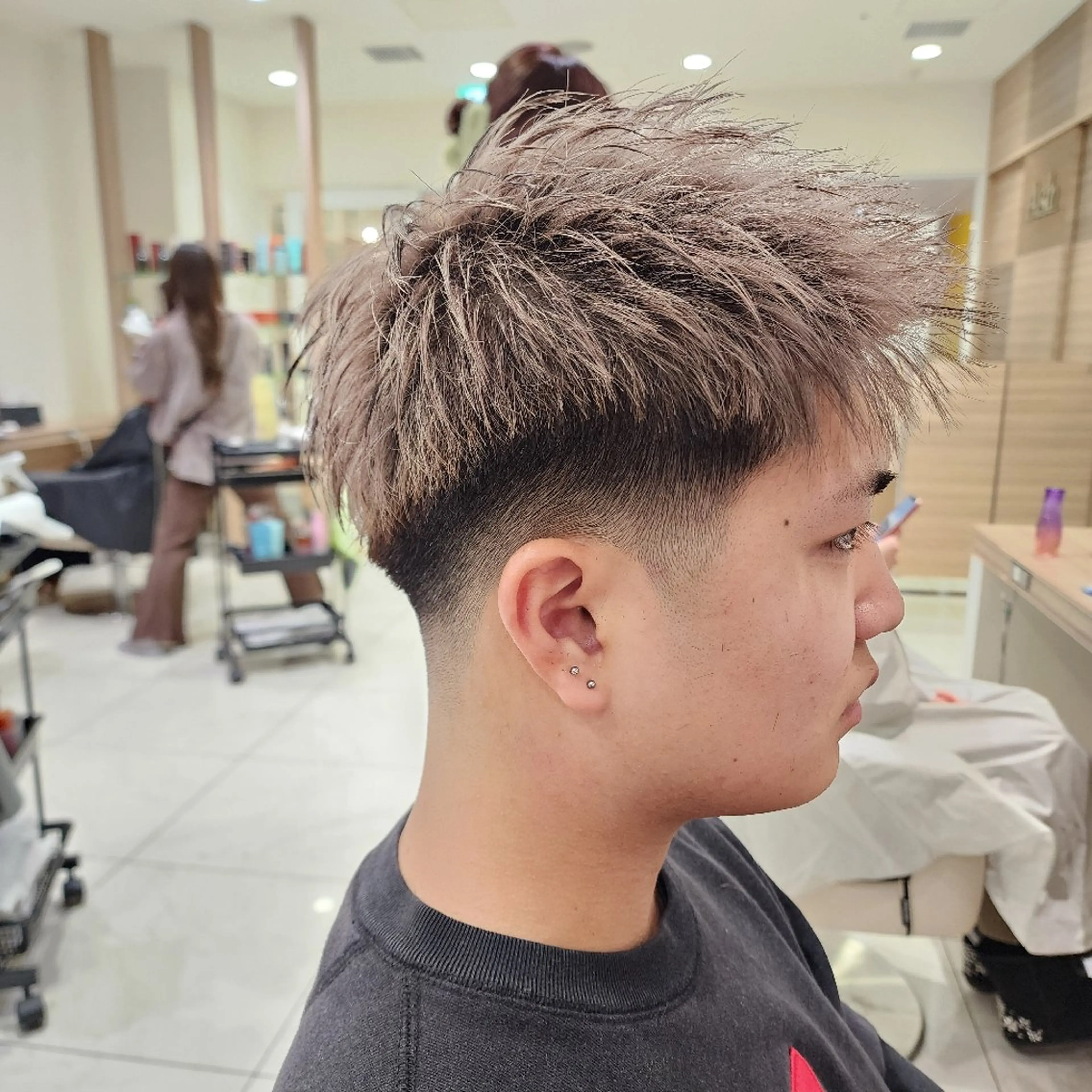 ショート カラー ブリーチ グレージュ 髪質改善 中村 和貴のヘアスタイル