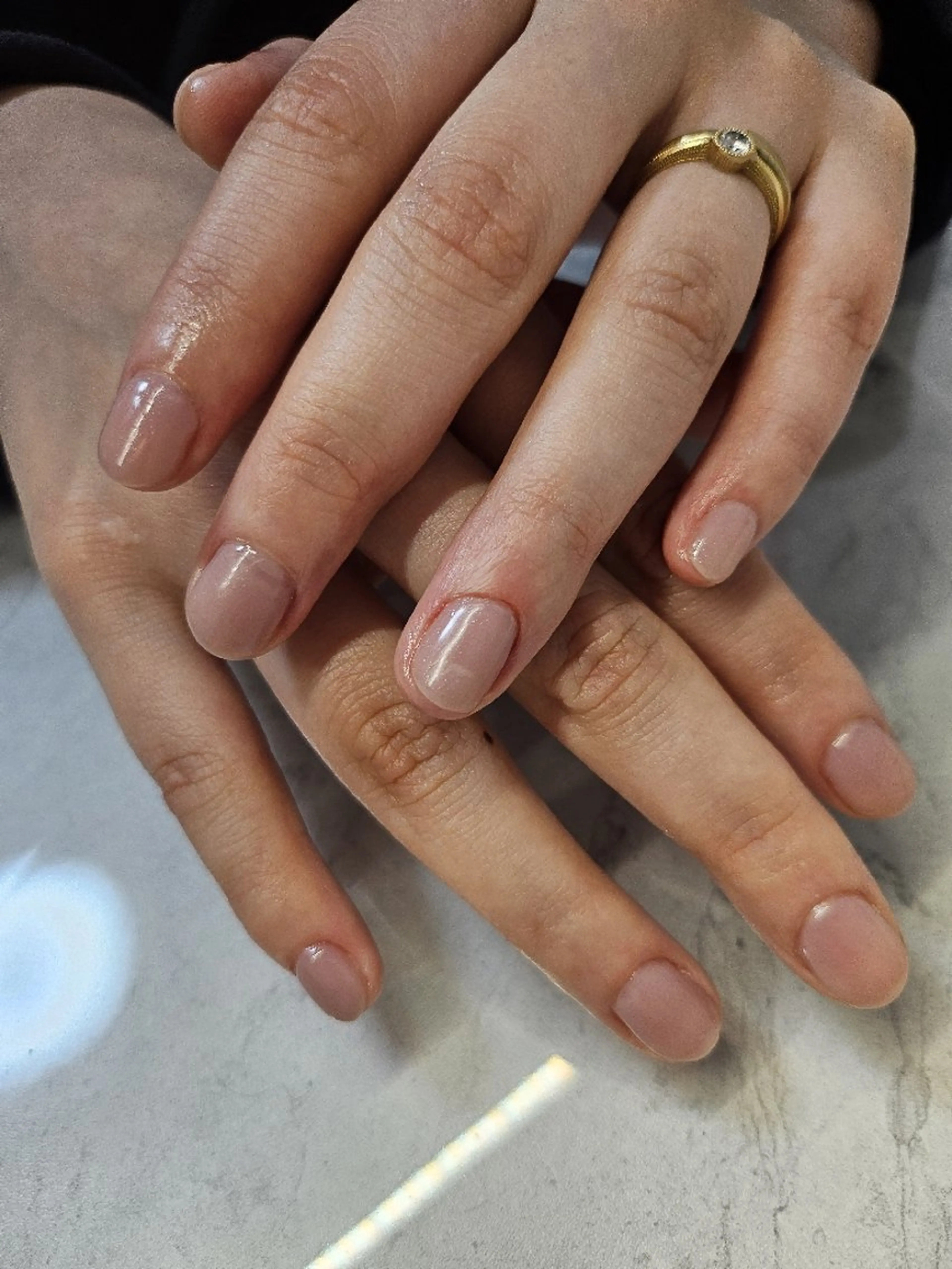 ネイル ラメ(グリッター) オフィスネイル ピンク ピンクベージュ milla. MAHOのネイルデザイン