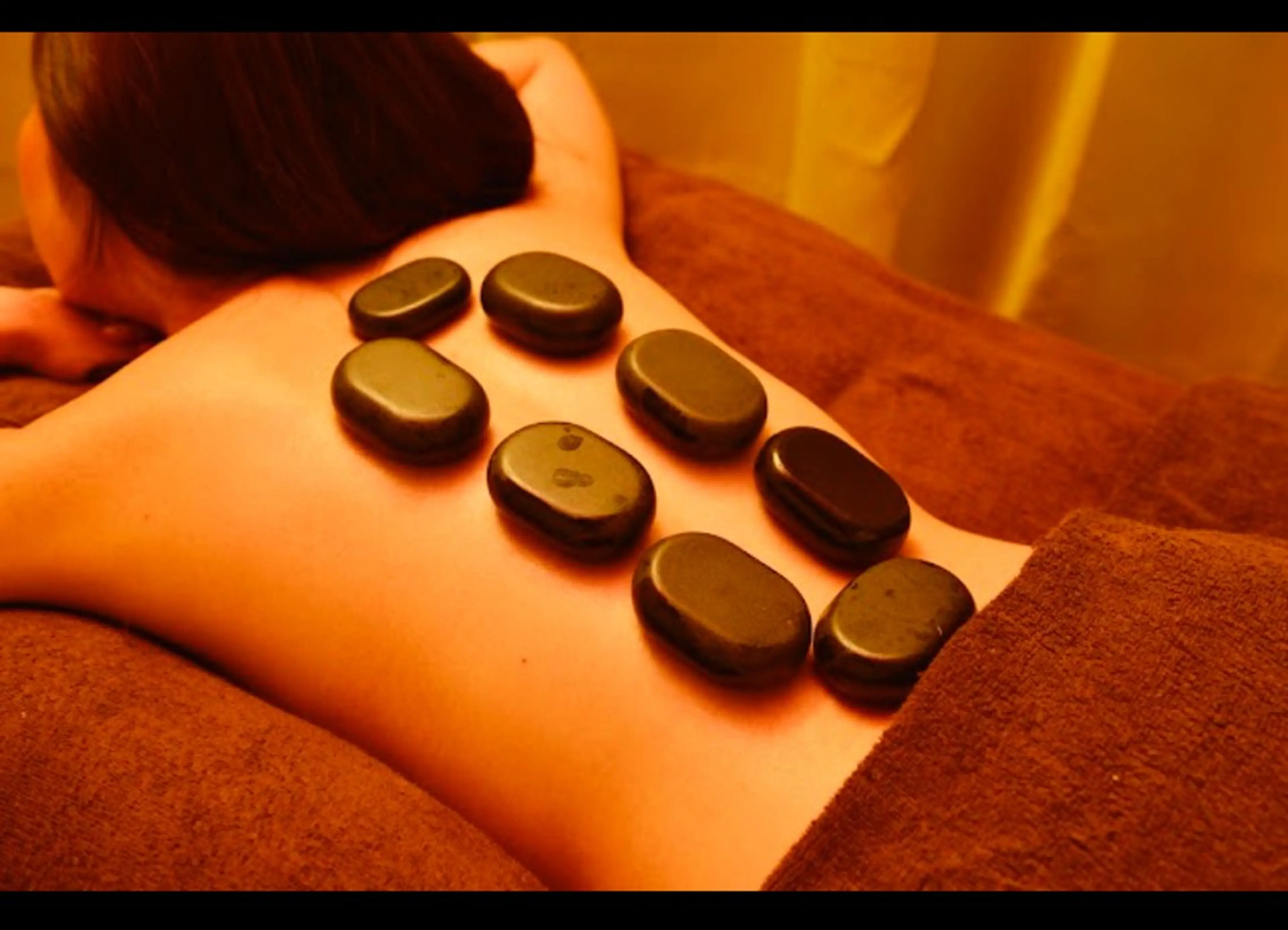 🌸🌸 【ご新規様】ホットストーン高級オイルリンパマッサージ」へッド50分¥4,500の写真