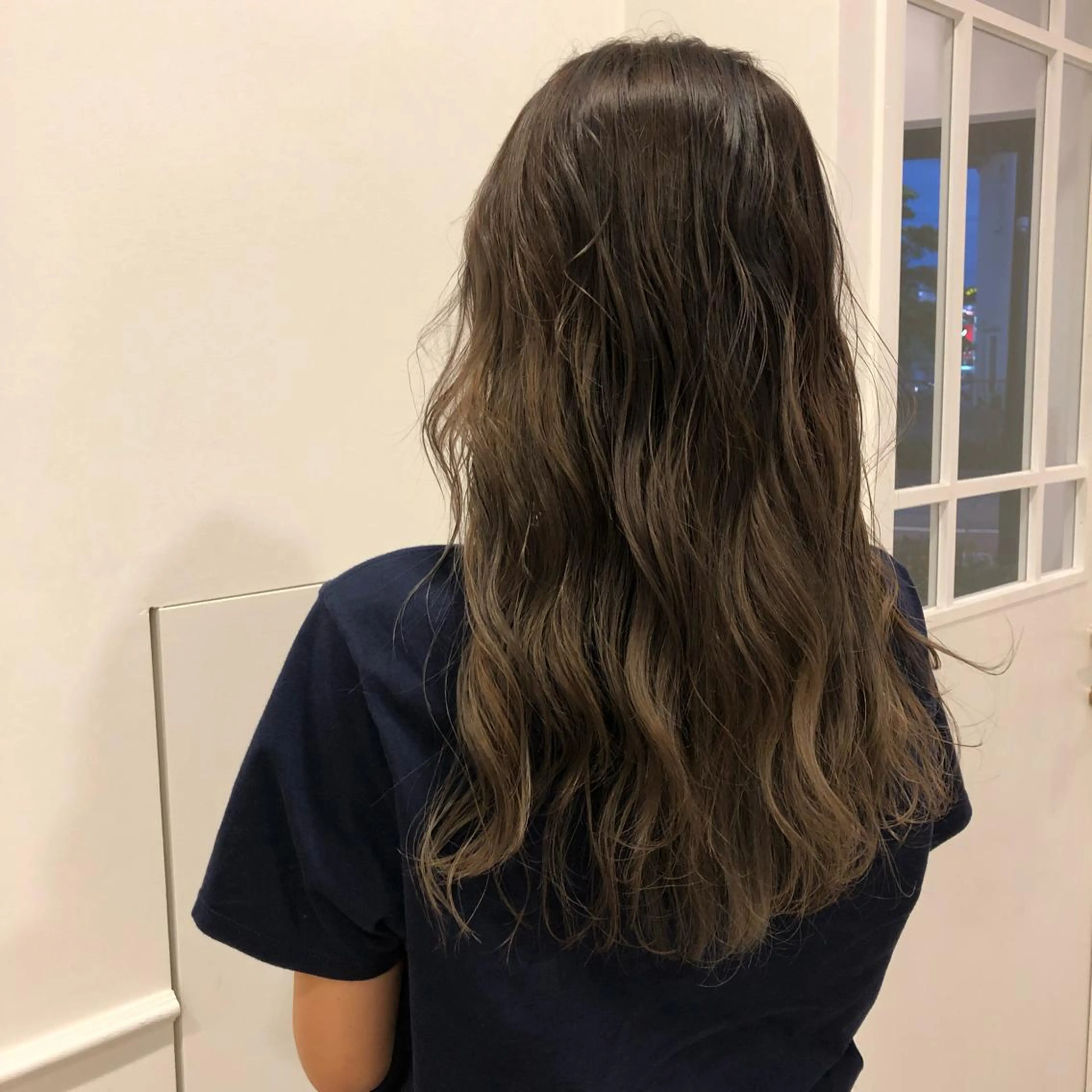 ロング カラー グラデーションカラー ハイライトカラー ハイライト keen吉祥寺所属・相川 愛実のヘアスタイル