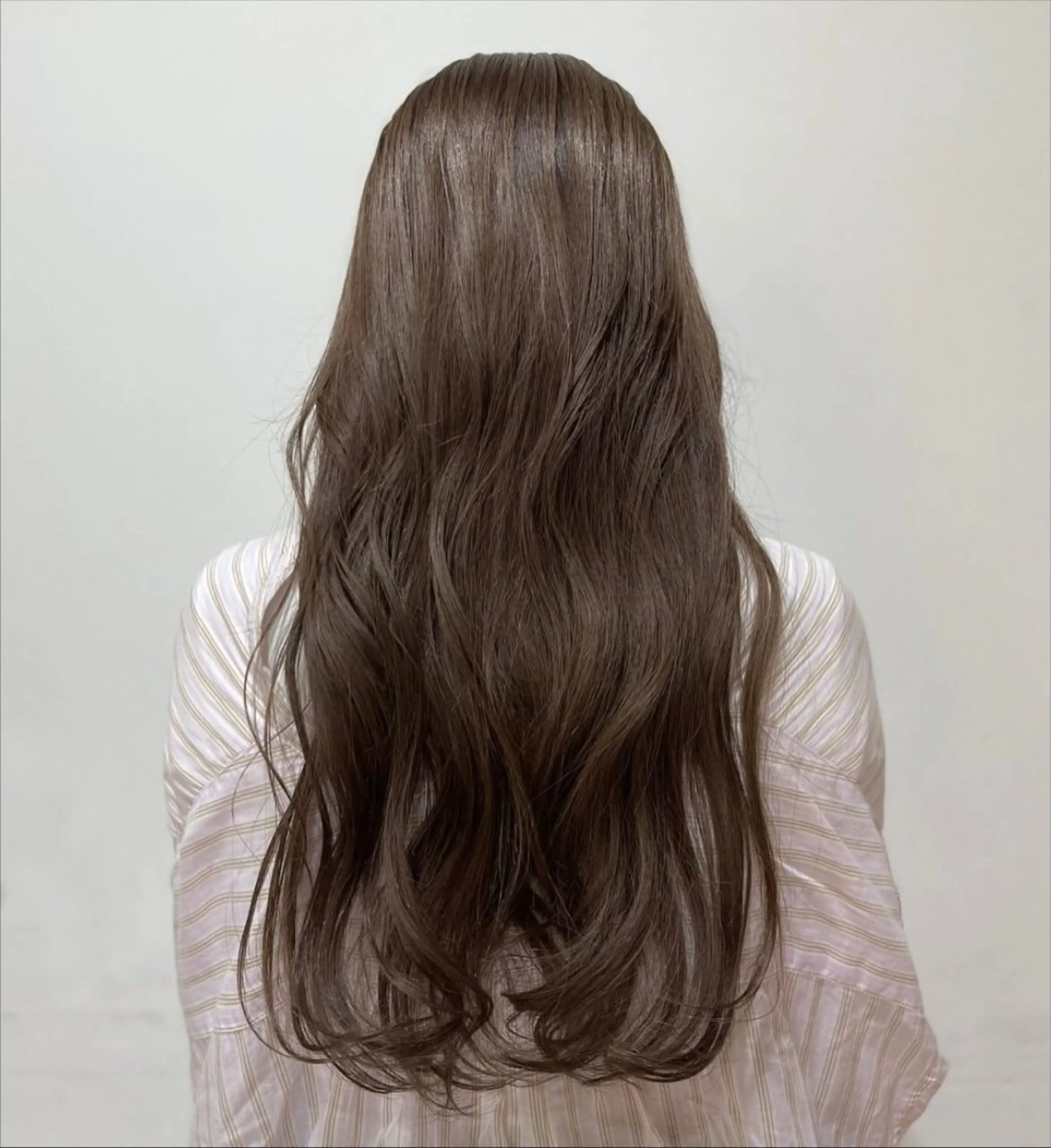 ロング カラー ベージュカラー ブリーチ ブリーチなしカラー オリーブベージュ カット ヘアカラー トリートメント 透明感カラー／ 艶感カラー／RAMUのヘアスタイル