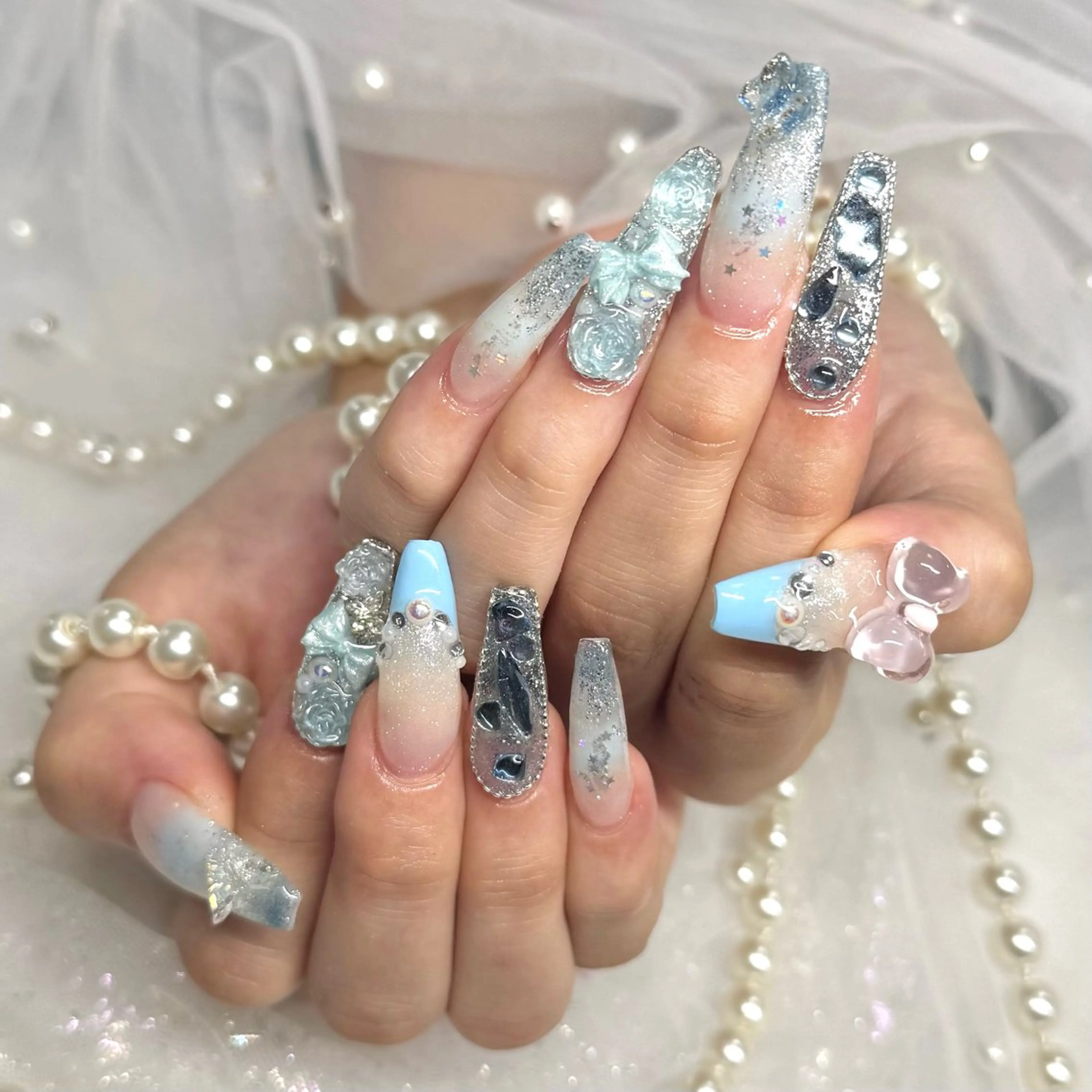 ネイル 長さ出し 水色 マグネットネイル ハンドネイル ルシイ🎀新宿長さ 出しパーツ専門店のネイルデザイン