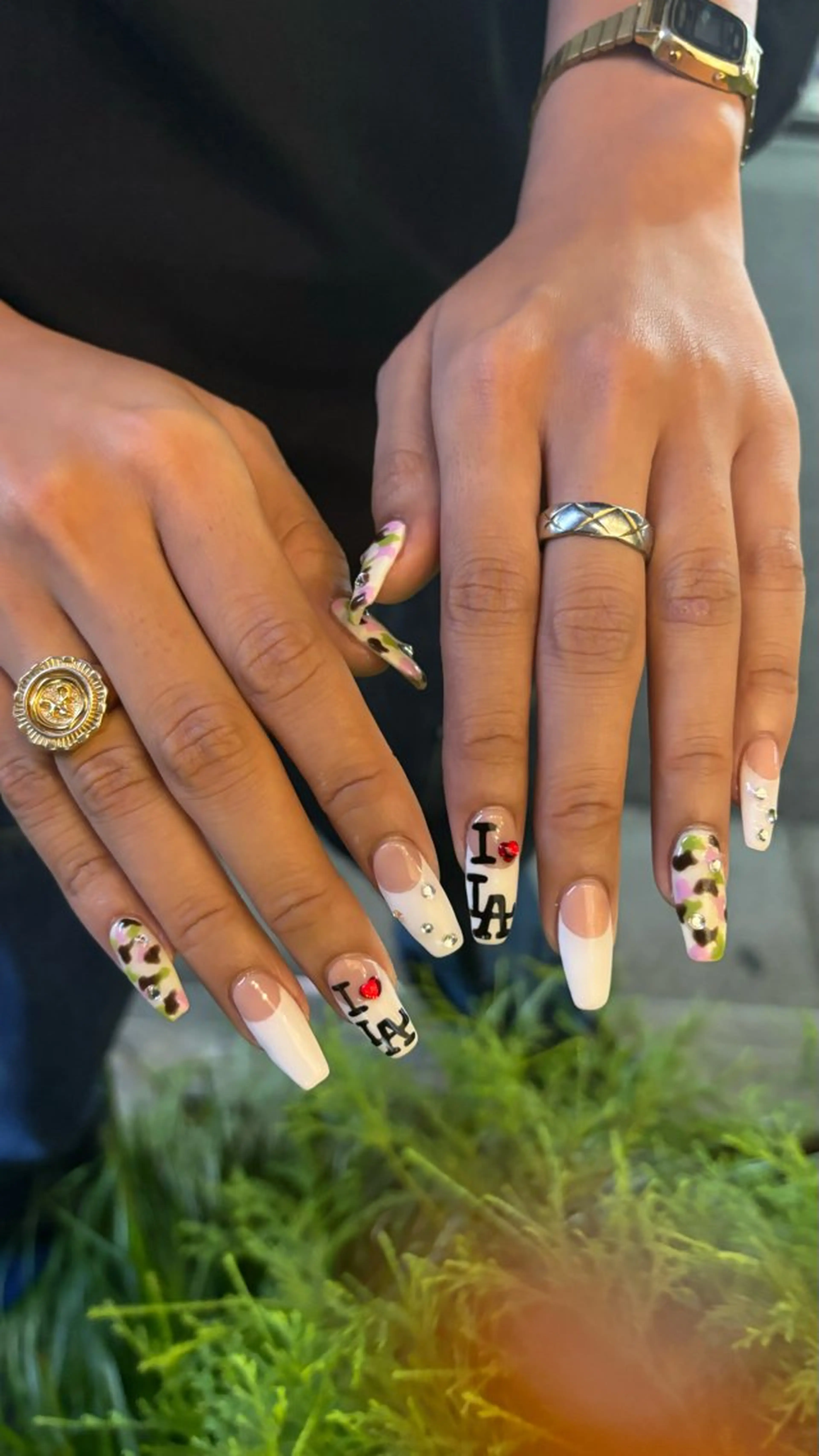 ネイル ジェルネイル パラジェル Queen所属・伊藤 梨恋のネイルデザイン