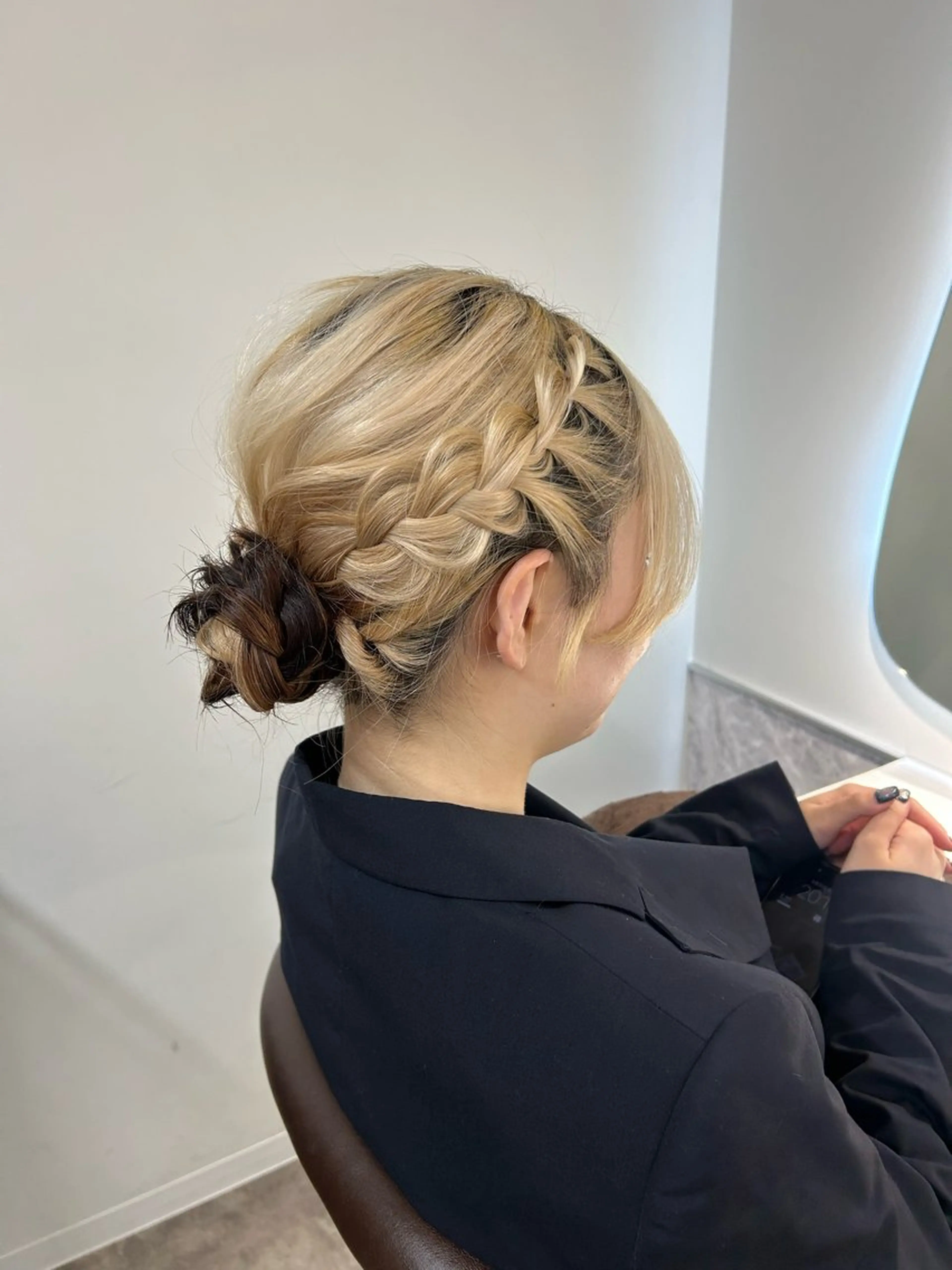 ヘアアレンジ limit ユイカ/ ハイトーンカラー🫟のヘアスタイル