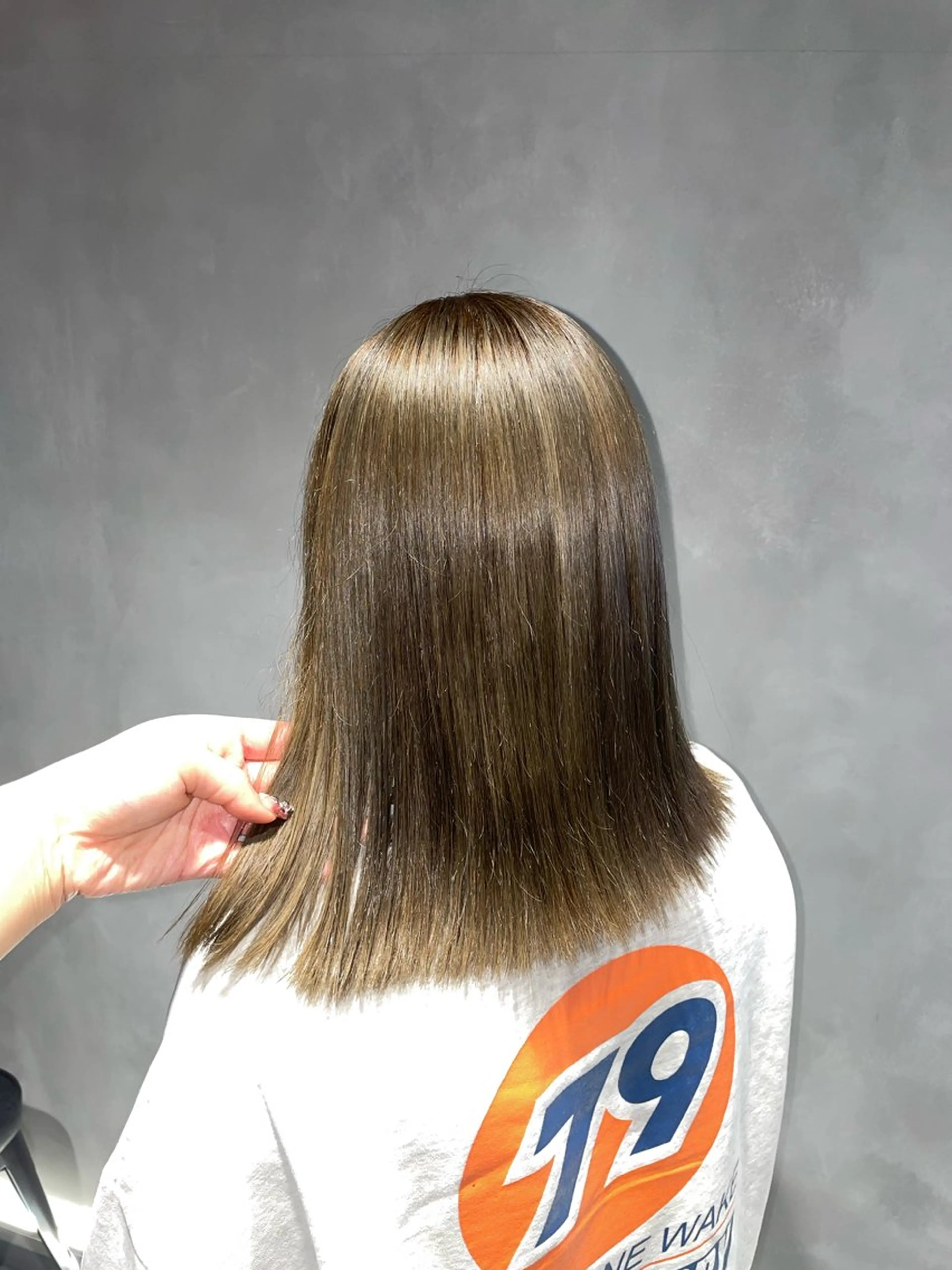 ロング カラー ブリーチ 暖色/ハイトーン/ カラー/HBLのヘアスタイル