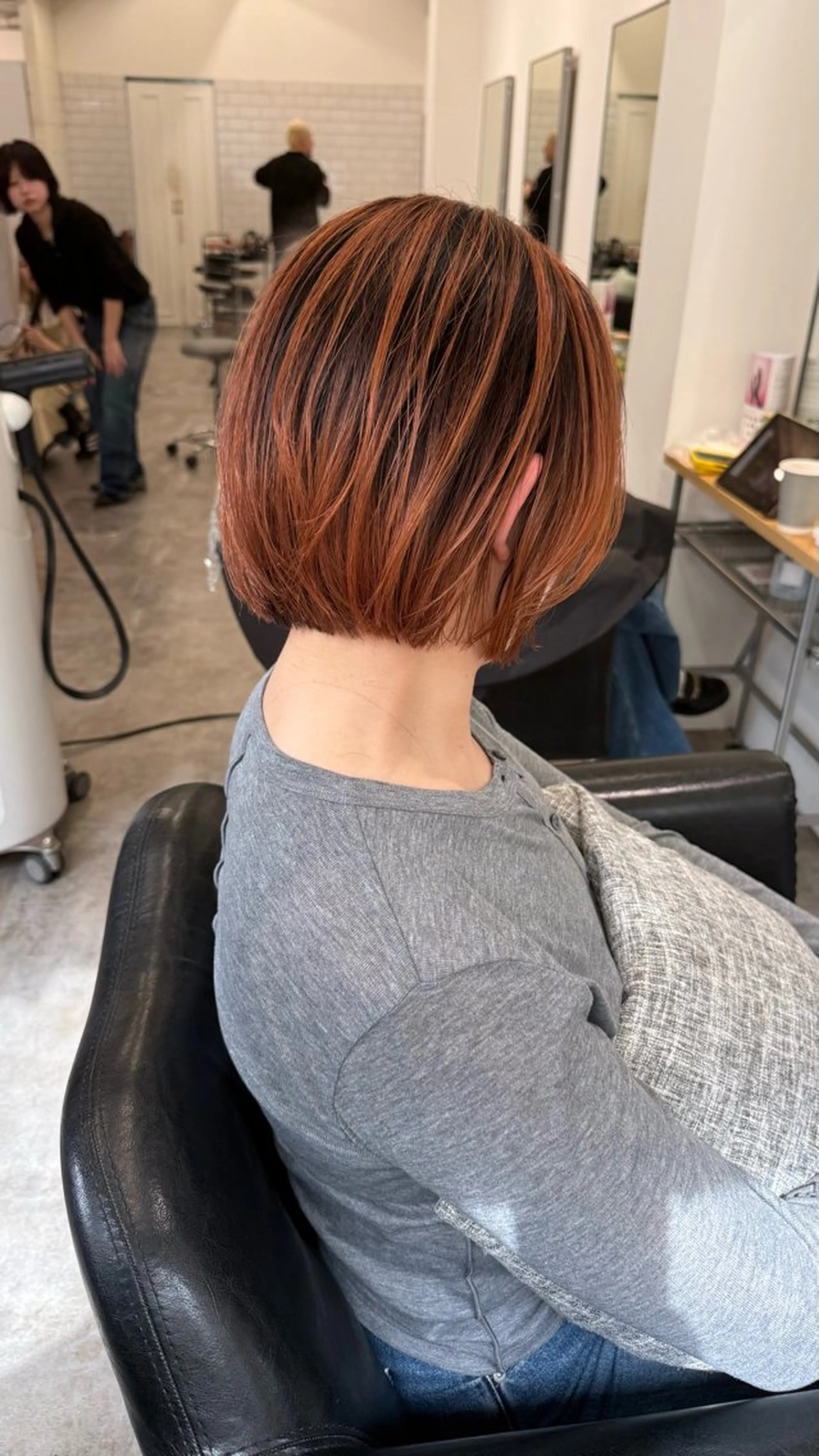 ショート カラー バレイヤージュ 黒髪 オレンジ レイヤーカット ヘアカラー バレイヤージュモデル 募集👒ヨンスクのヘアスタイル