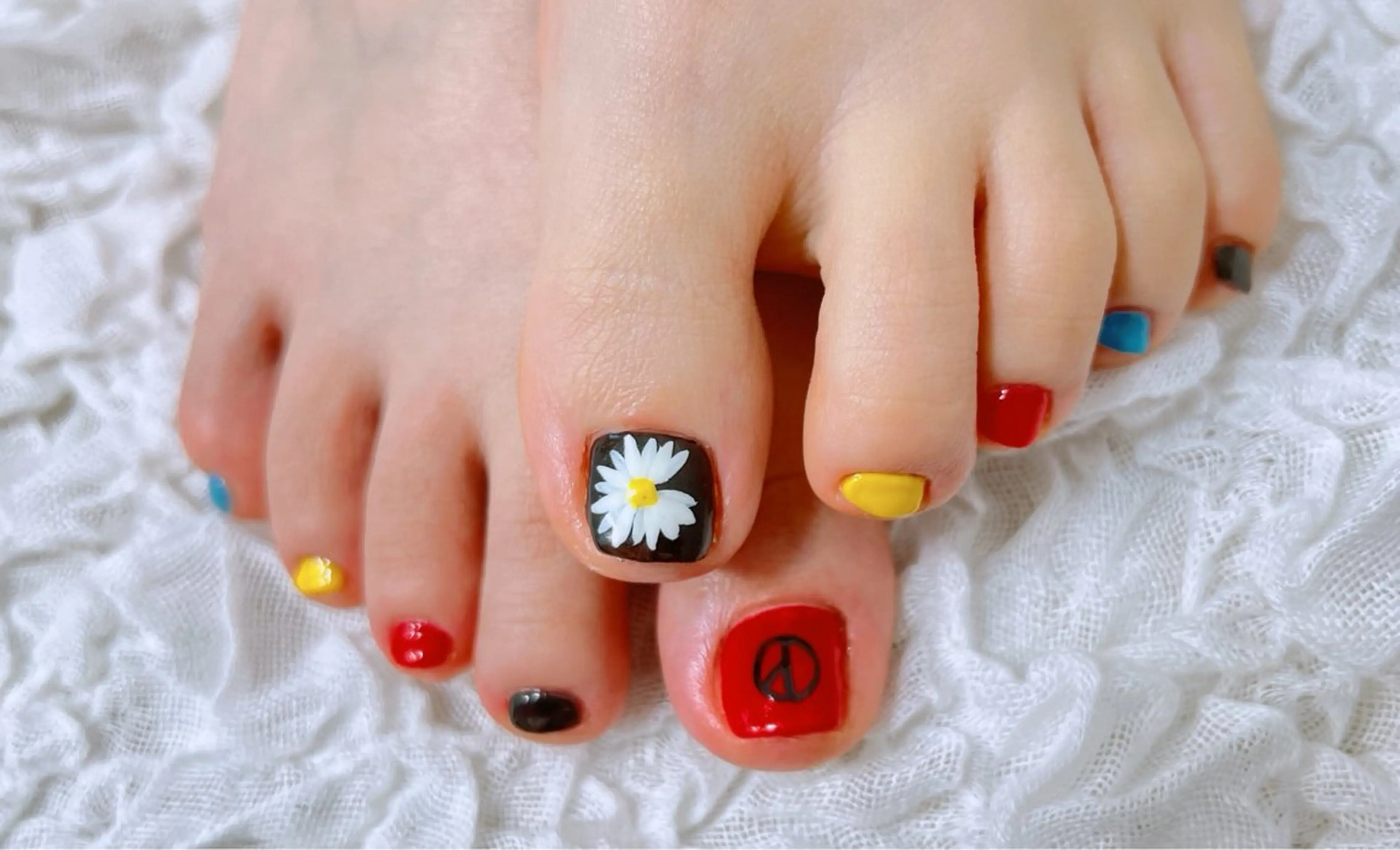 ネイル フットネイル フレンチネイル 韓国ネイル ロングネイル マグネットネイル フットネイル Lee _nailのネイルデザイン