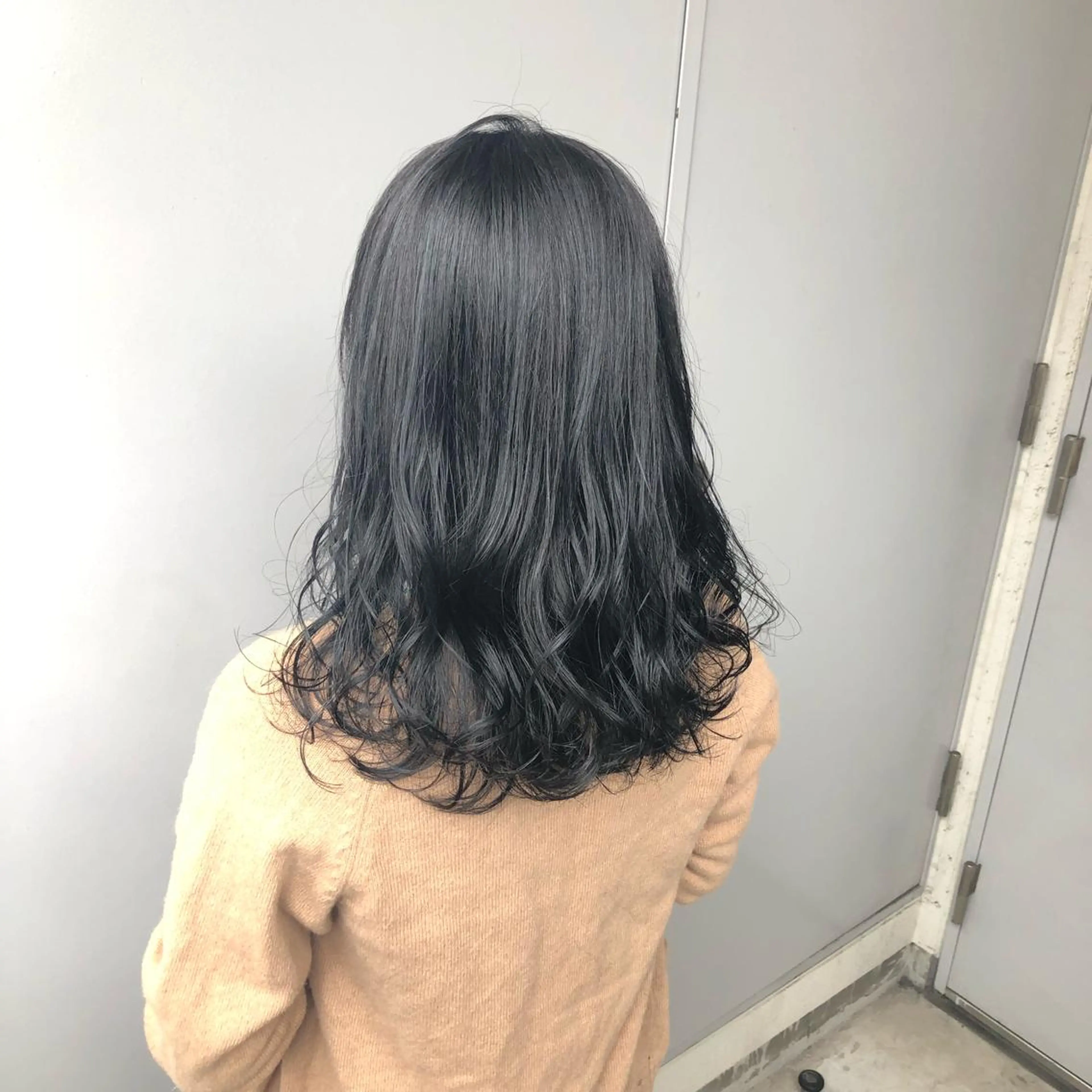 ミディアム カラー ブルーカラー ブルーグレー ブルーグレージュ グレージュ ハイライトカラー 🔷似合わせのプロ KUMA🔷のヘアスタイル