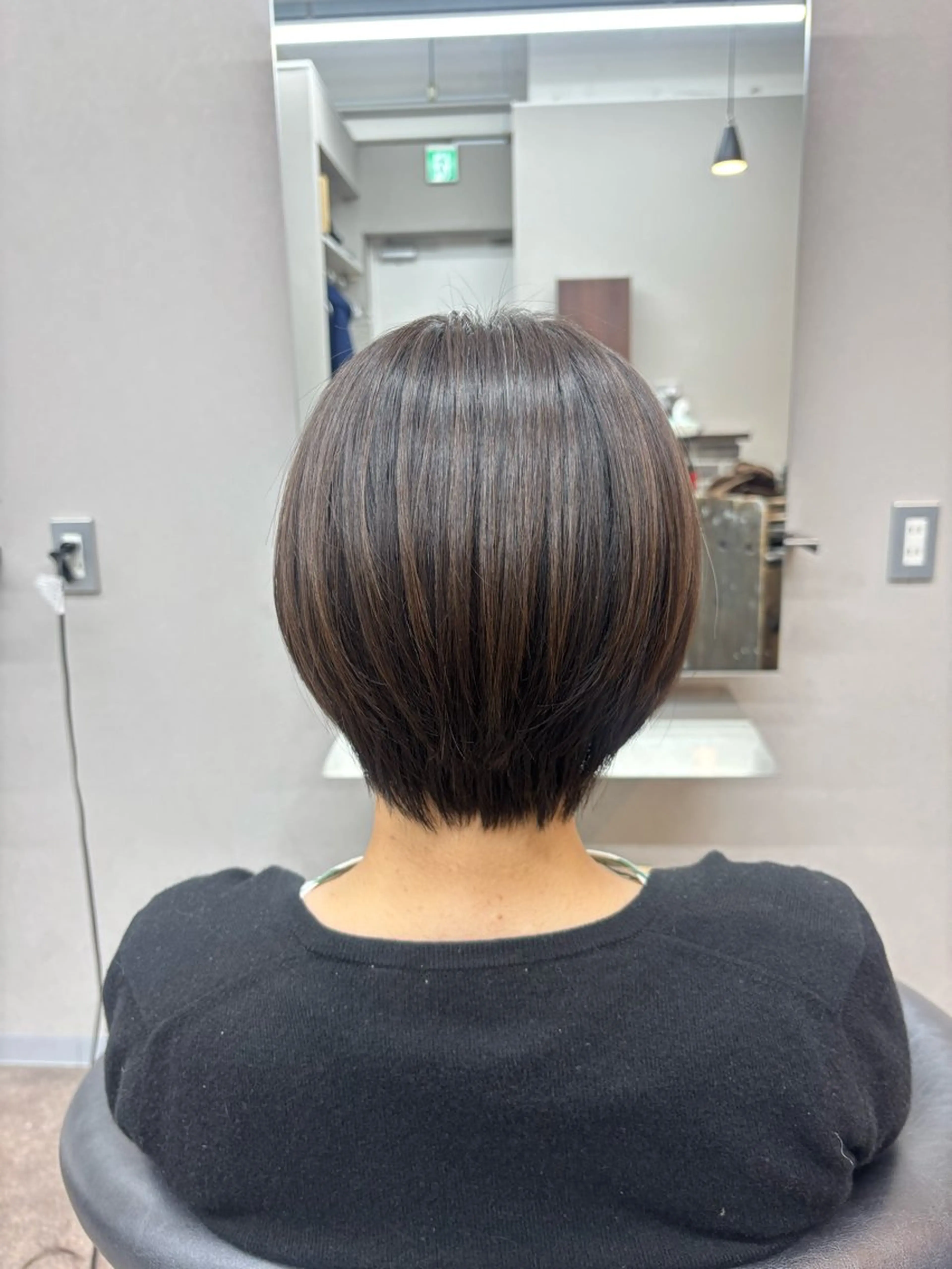 ショート くびれヘア ショートヘア emmie by  moremuu所属・タッセルボブ韓国ヘア ハイトーンAIRIのヘアスタイル