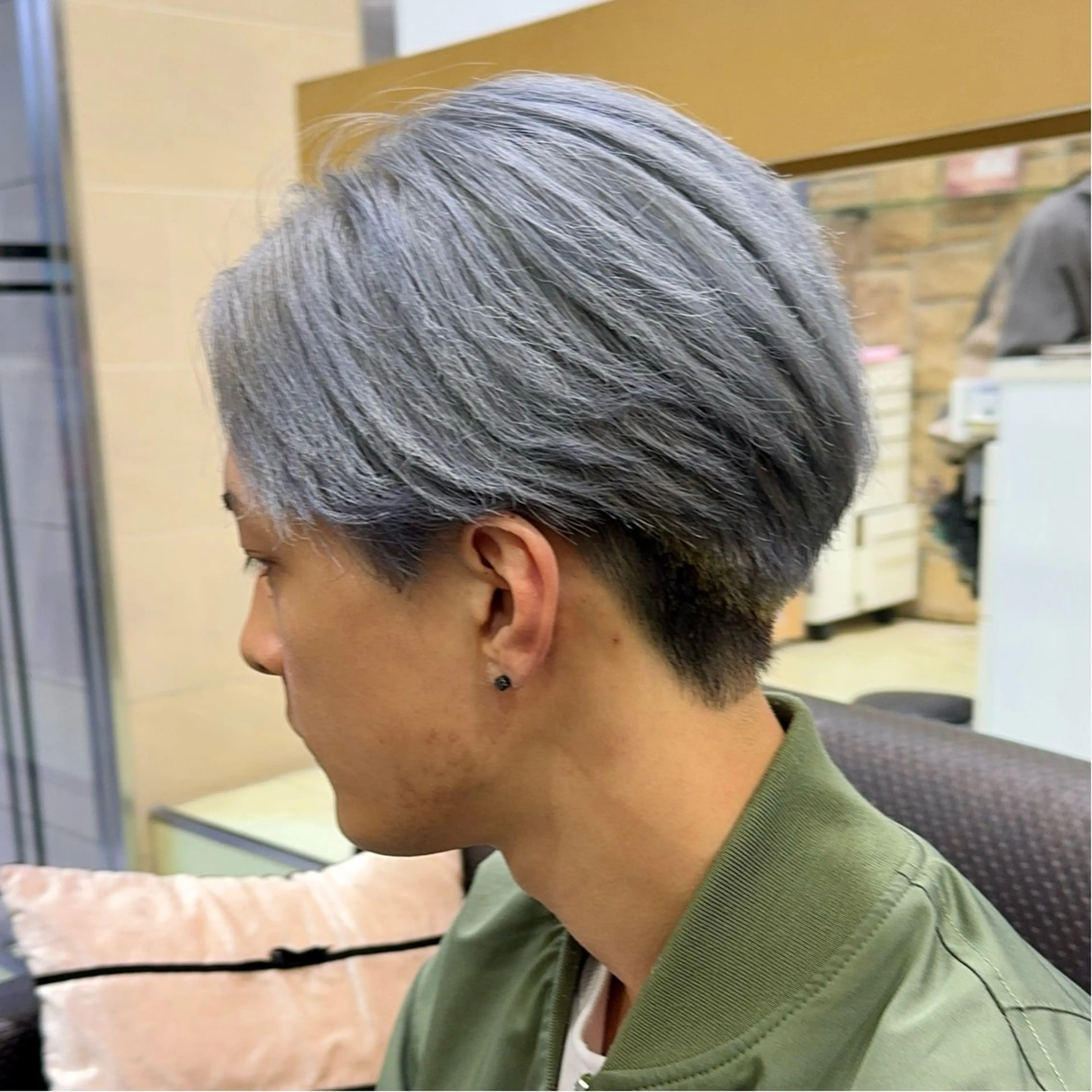 カラー メンズ カット ヘアカラー 韓国レイヤー/センタ ーパート/坂本翔のヘアスタイル