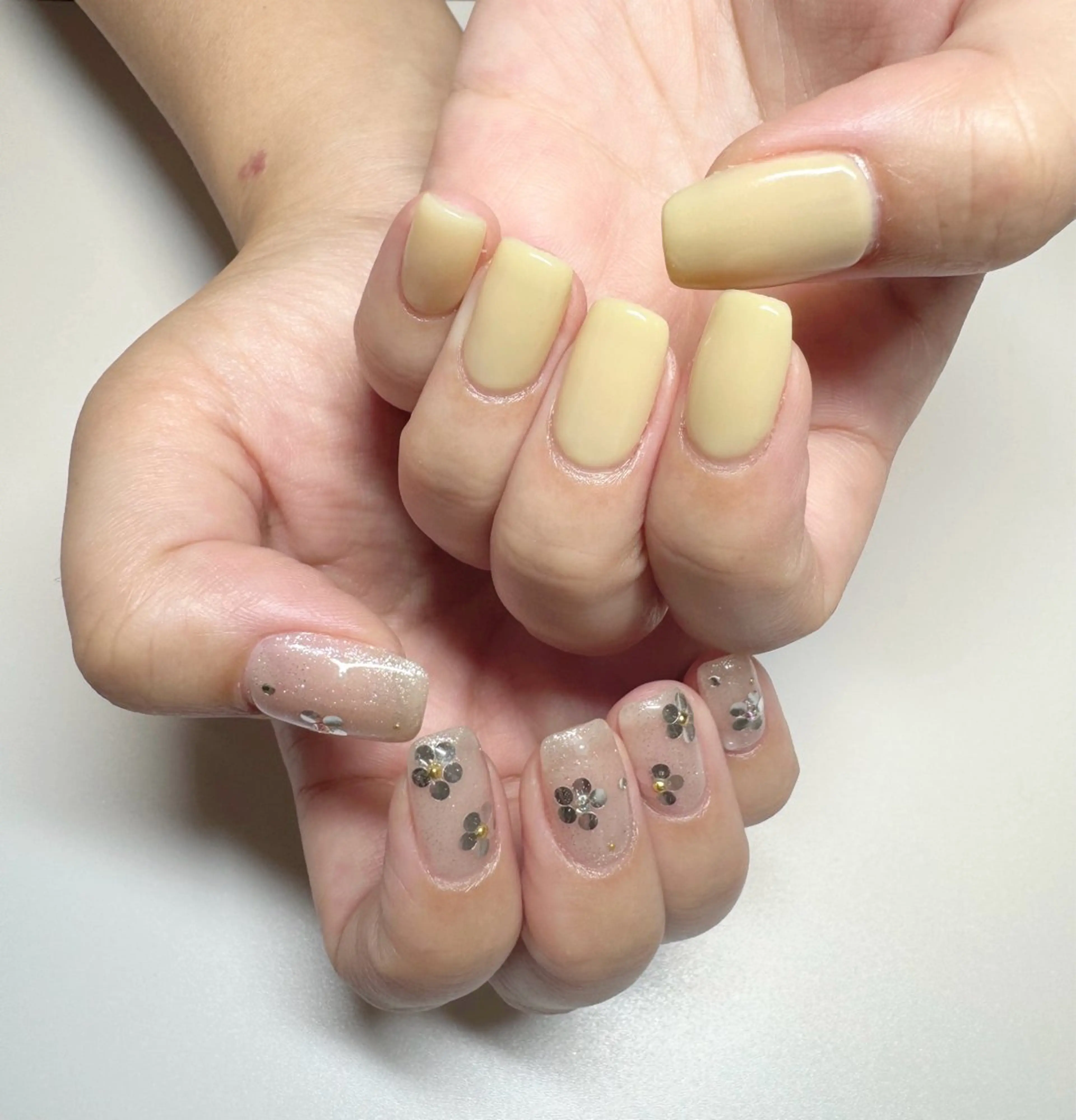 ネイル アートネイル フラワーネイル ホログラムネイル ラメ(グリッター) ワンカラーネイル ハンドネイル NAILSALON Nave所属・Nave NAOのネイルデザイン