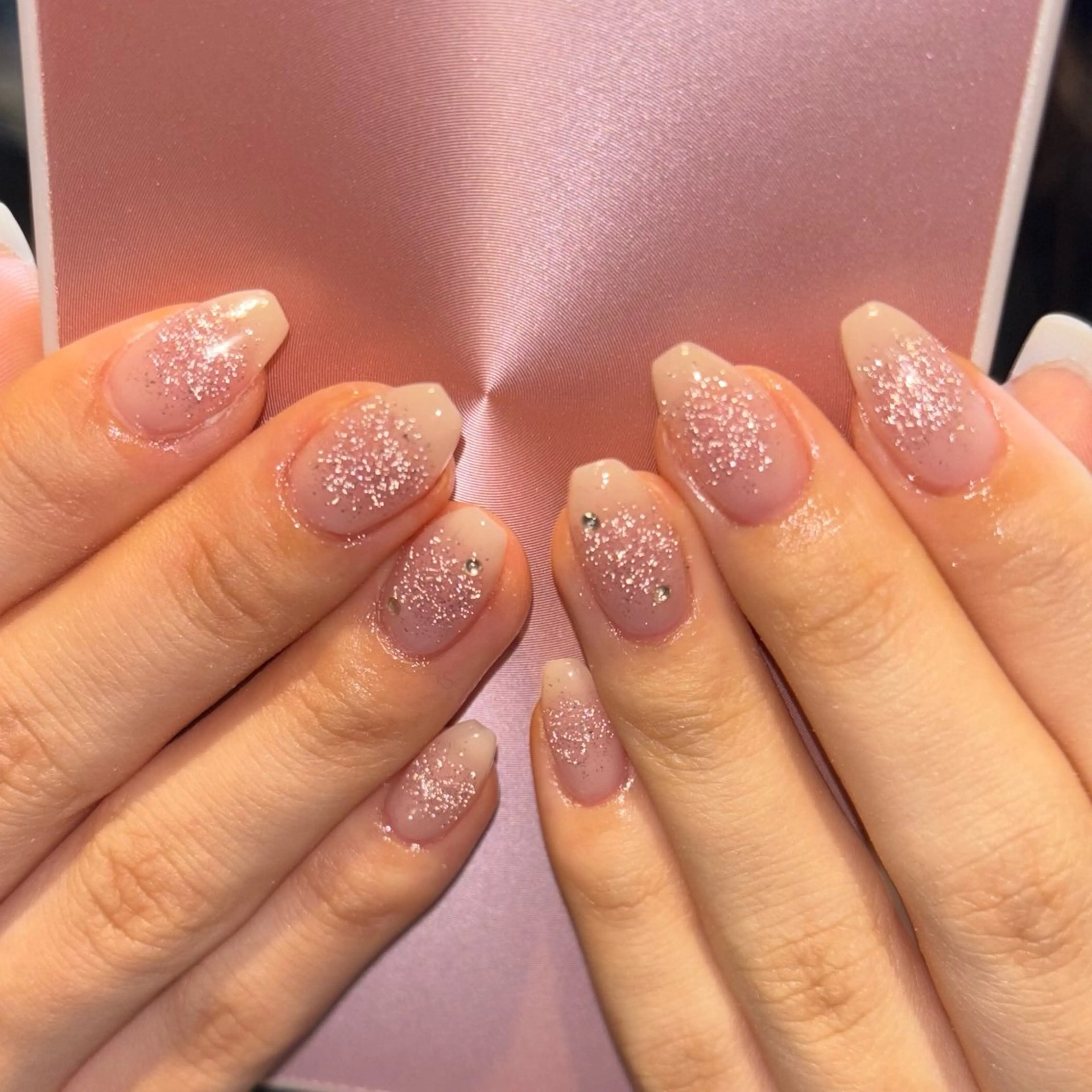 ネイル ドット 長さ出し ジェルネイル ミラーネイル ワンホンネイル ハンドネイル 🫧OPELIA NAIL渋谷🫧のネイルデザイン
