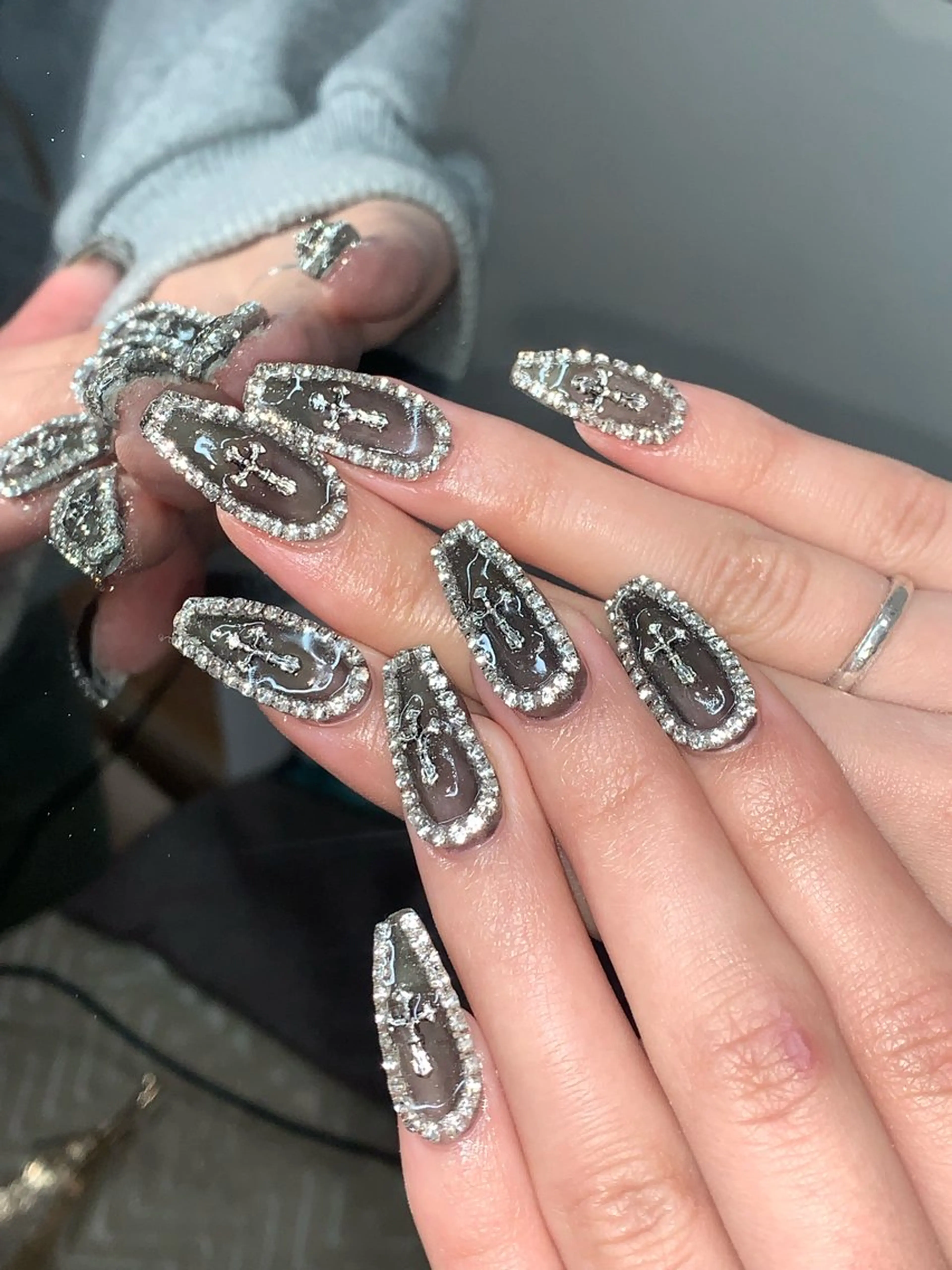 ネイル ハンドネイル NES NAIL所属・さゆり￤推しキャラ ￤ロングネイル🩷のネイルデザイン