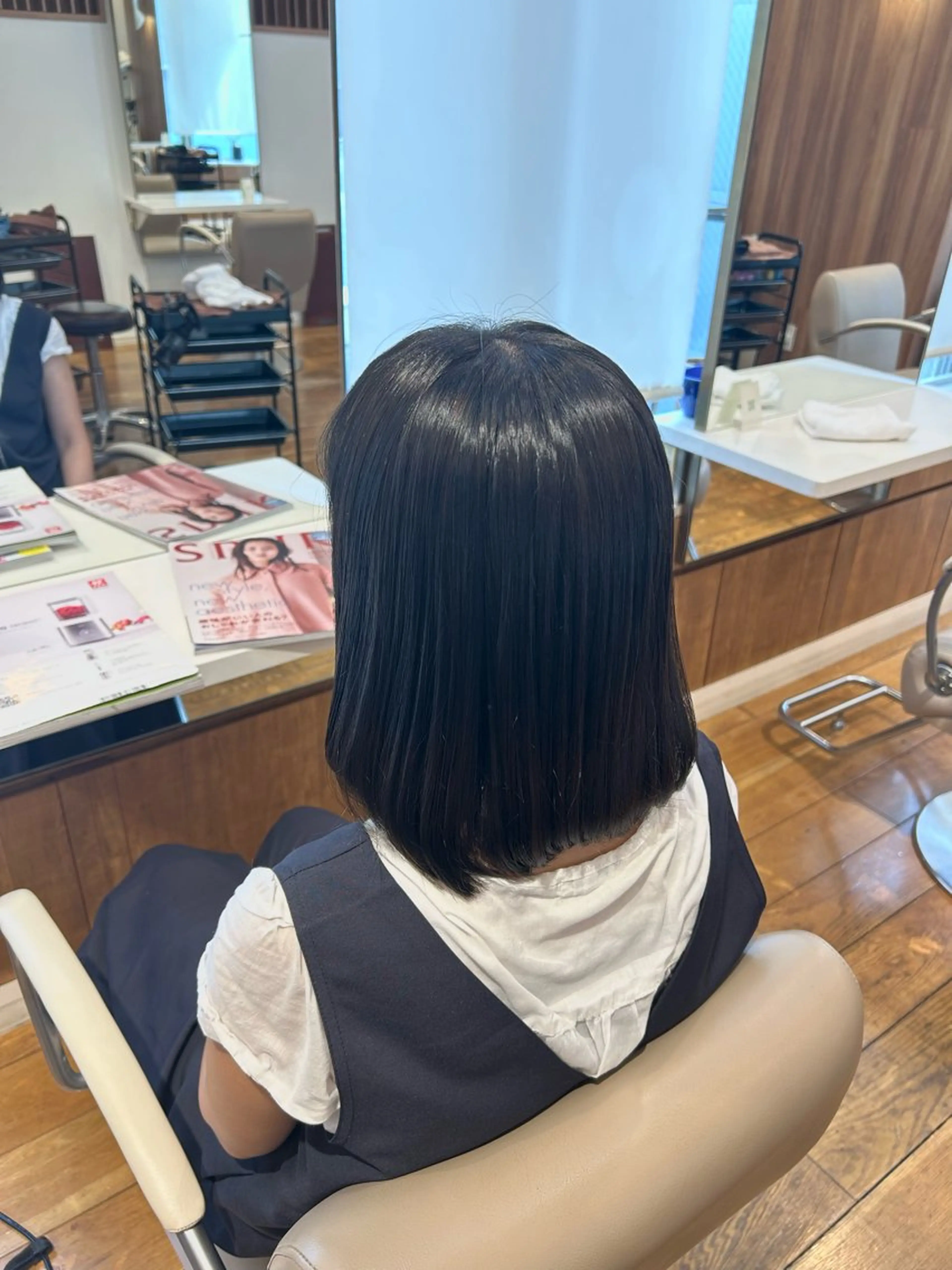 カラー 根本 琴子のヘアスタイル