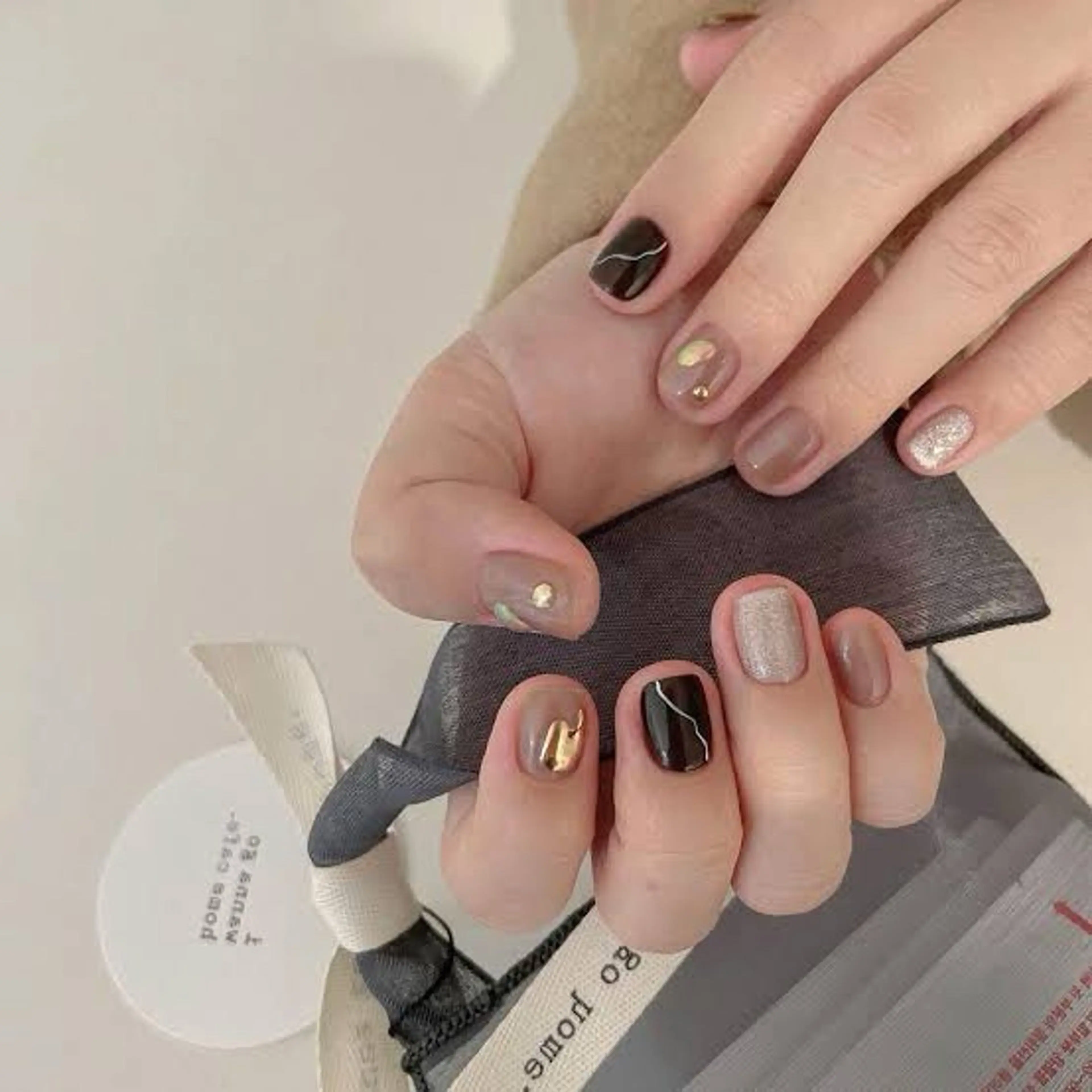 ネイル モナ& あきのネイルデザイン