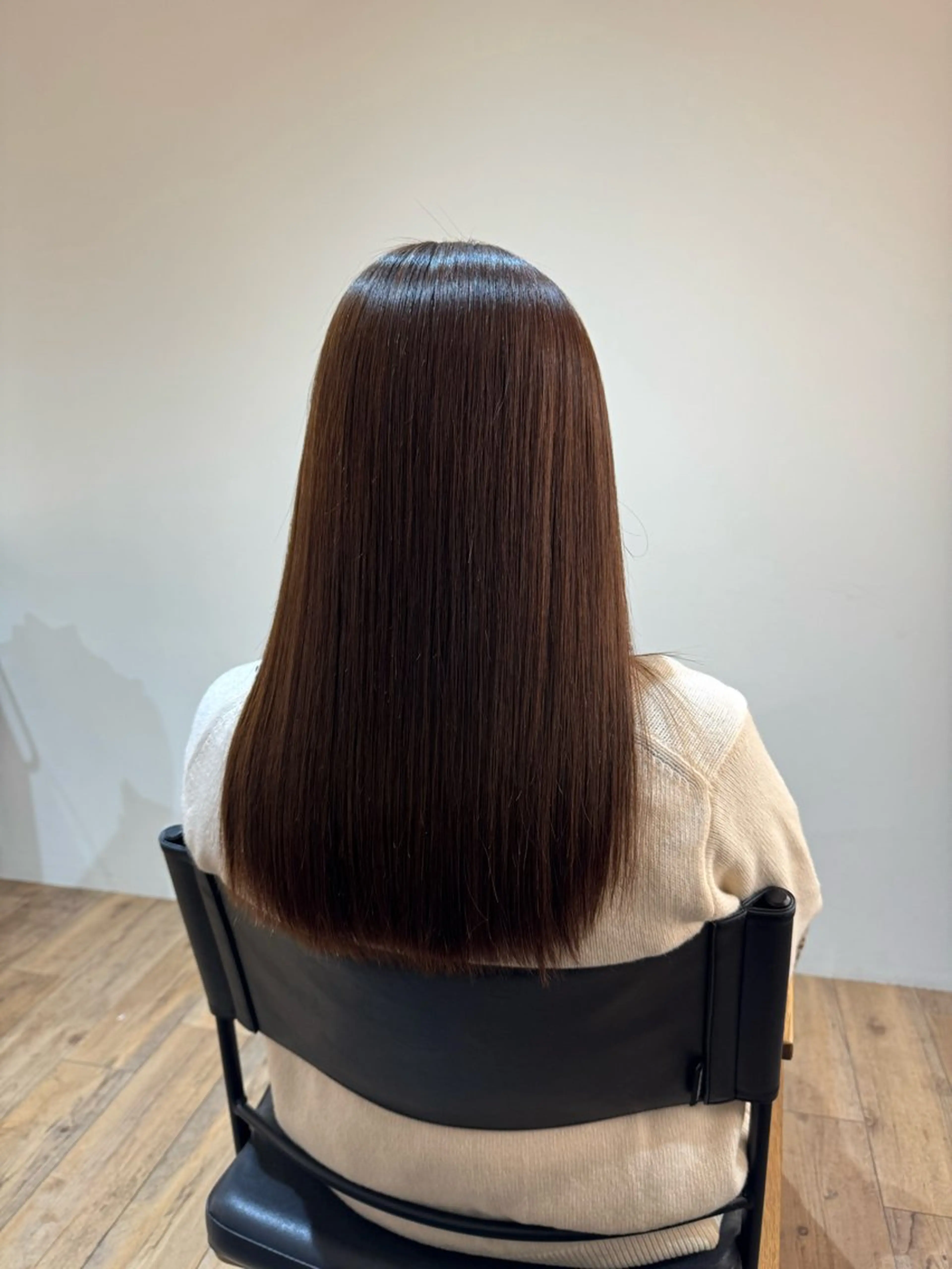 セミロング カット 縮毛矯正 トリートメント afloatkobe所属・美髪/髪質改善 川口凌弥のヘアスタイル