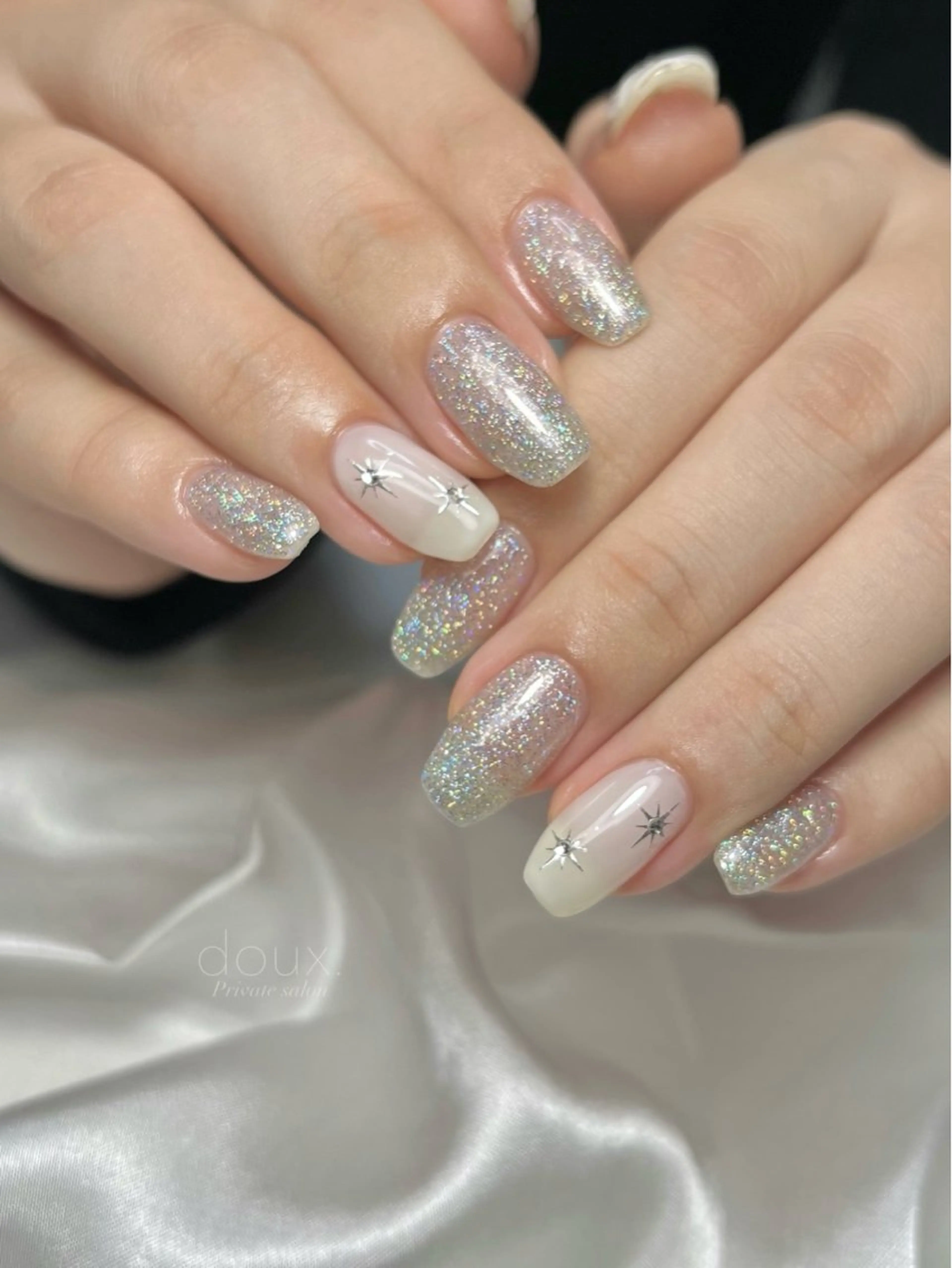 ネイル フラッシュネイル キラキラネイル 韓国ネイル マグネットネイル ミラーネイル ハンドネイル doux. nailのネイルデザイン