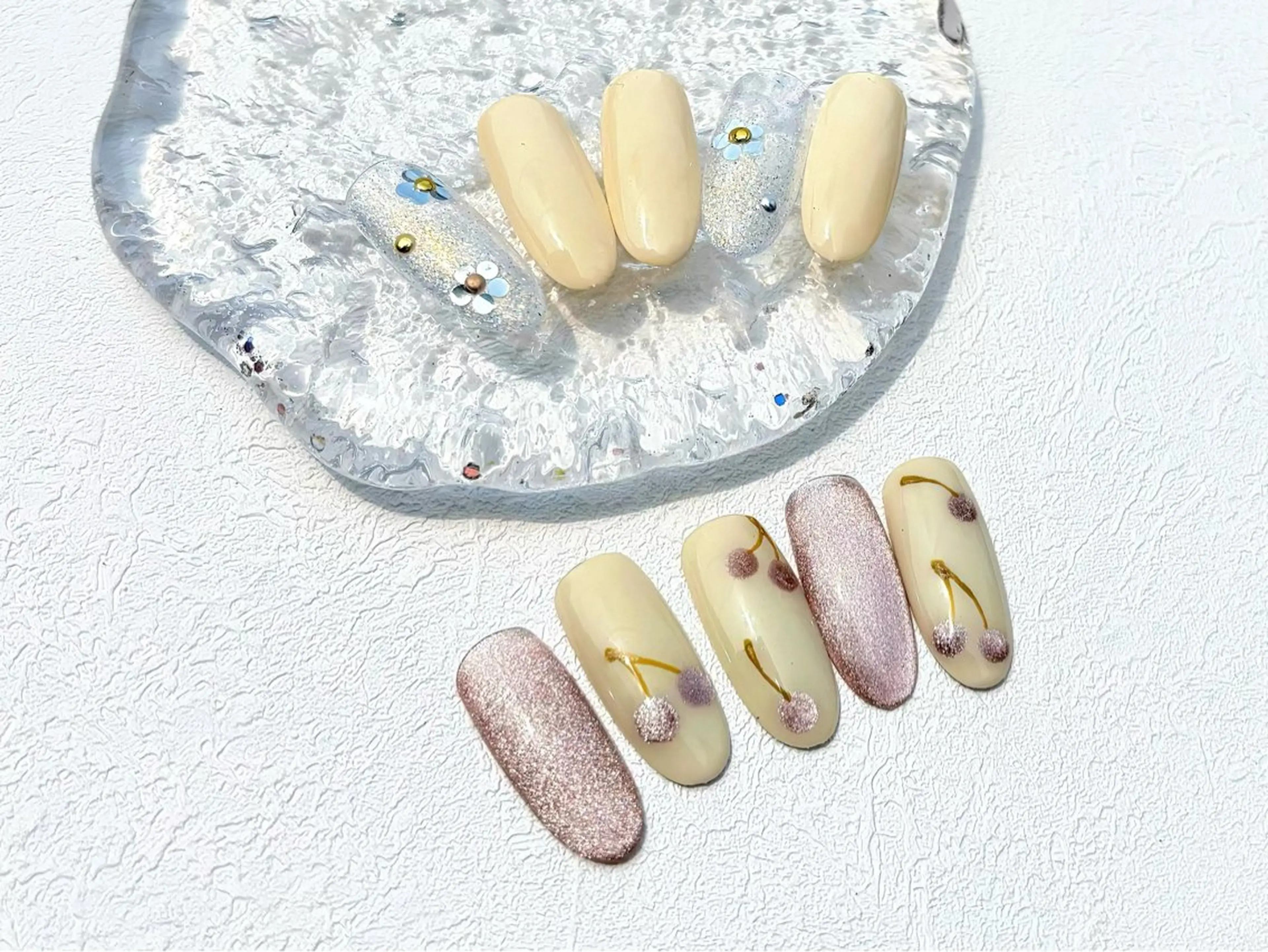 ネイル フラッシュネイル ガーリー キラキラネイル マグネットネイル シンプルネイル ハンドネイル ハンドケア 🎀NAIL🎀 AI🪄︎︎◝✩のネイルデザイン