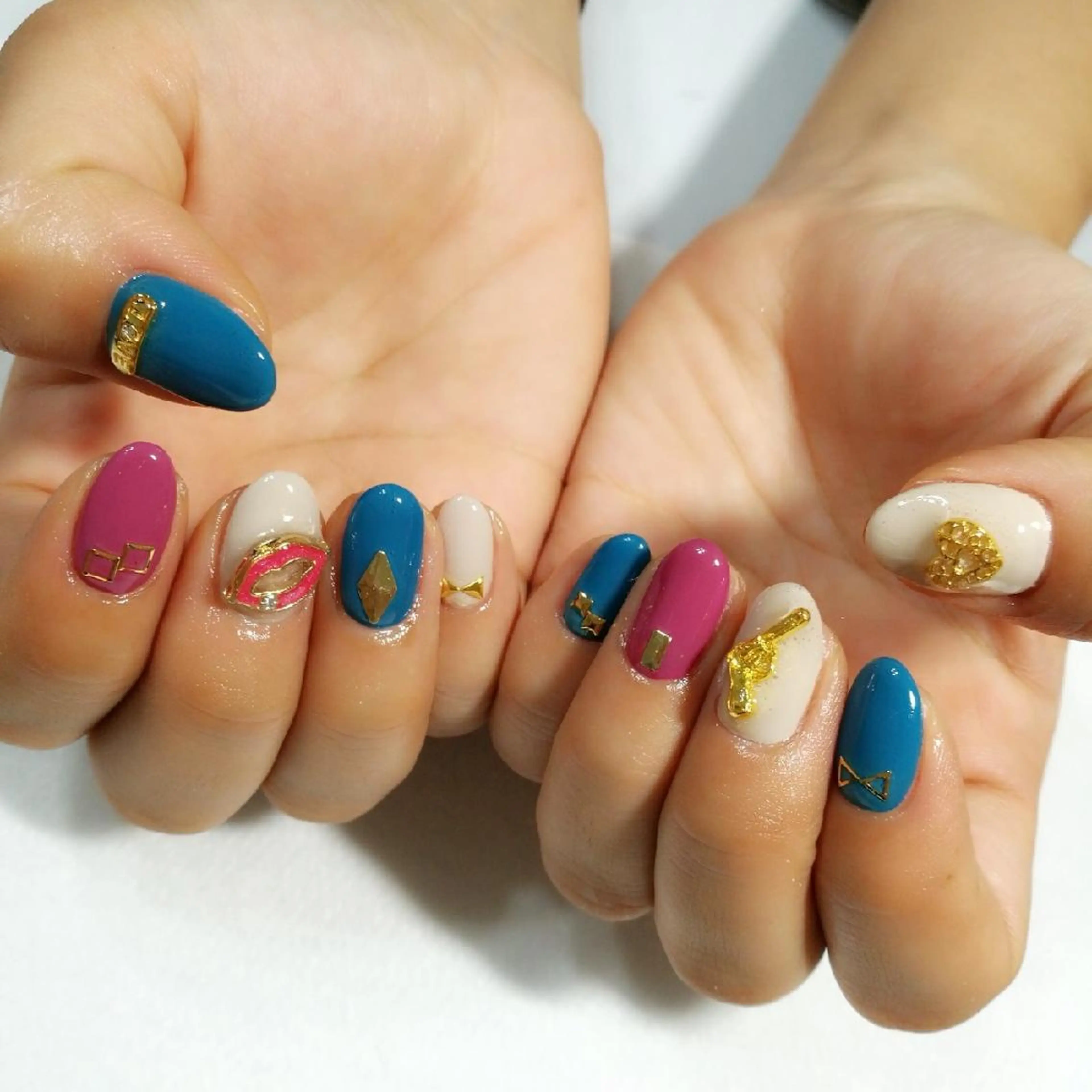 ネイル VIOLUS所属・VIOLUS 関目のネイルデザイン