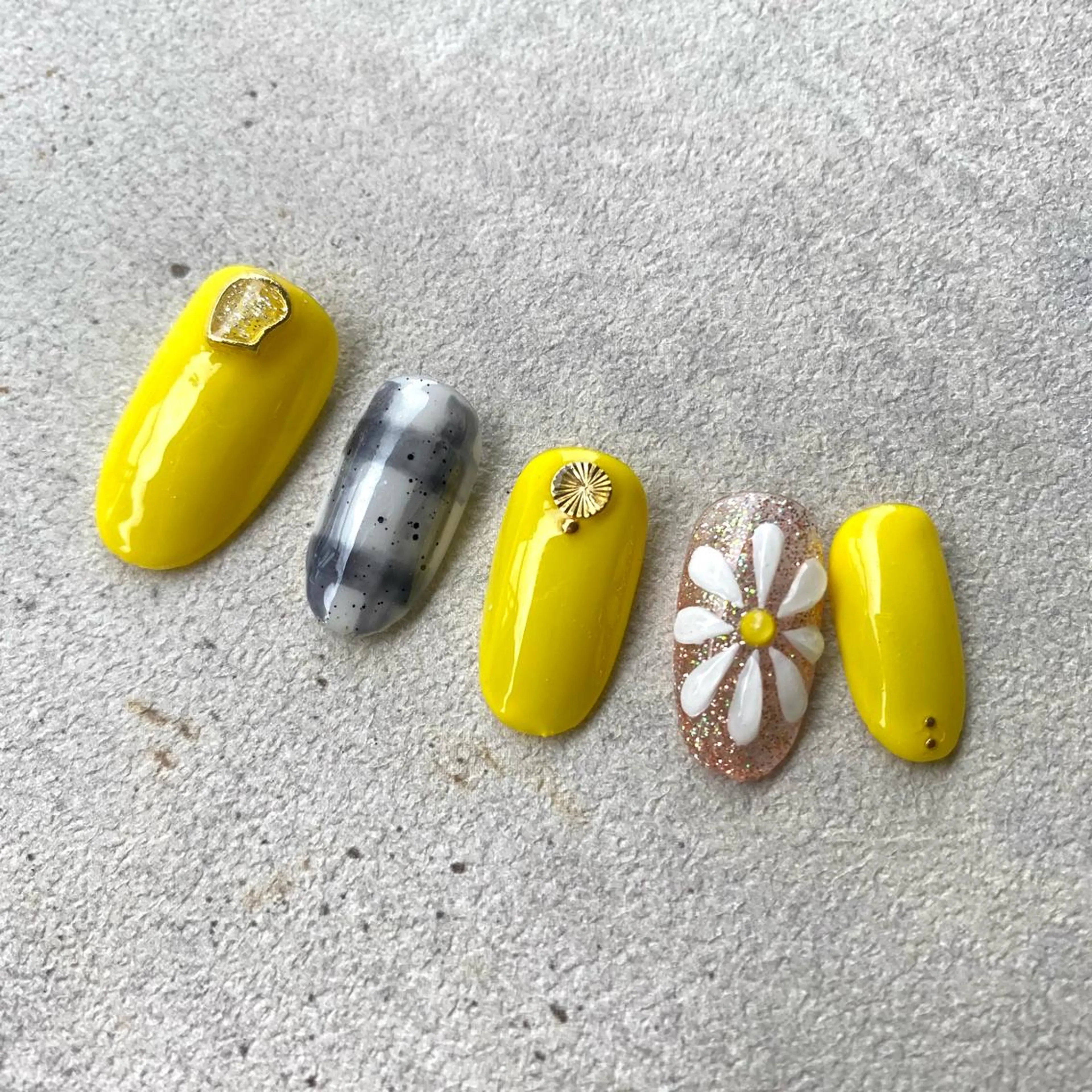 ショート カラー パーマ ヘアアレンジ メンズ キッズ ネイル マツエク・マツパ アイブロウ ハンドネイル ハンドケア 今福鶴見ネイル 8(ｴｲﾄ)のネイルデザイン