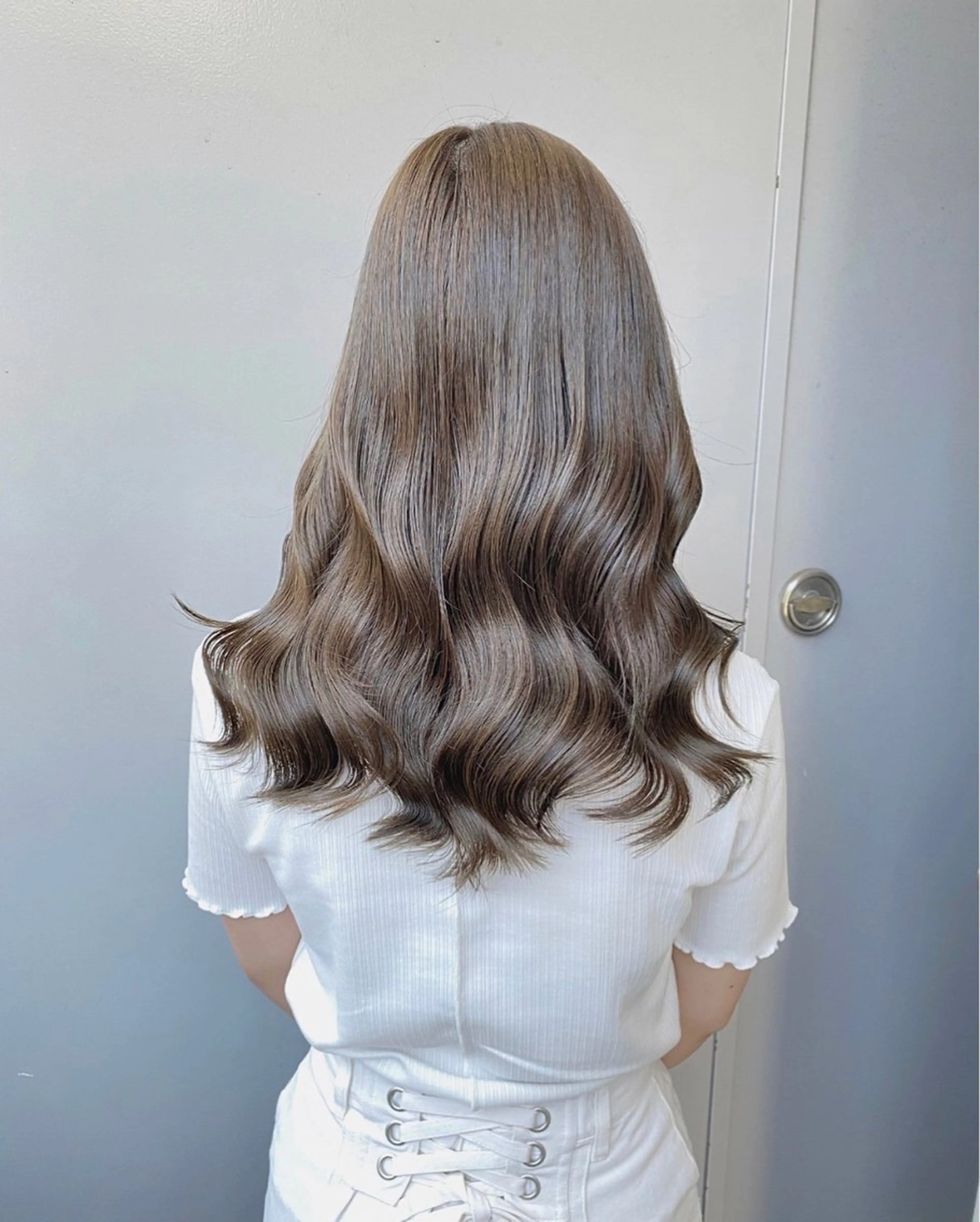 カラー ヘアカラー 透明感ベージュ🤎 ナチュラルレイヤーのヘアスタイル