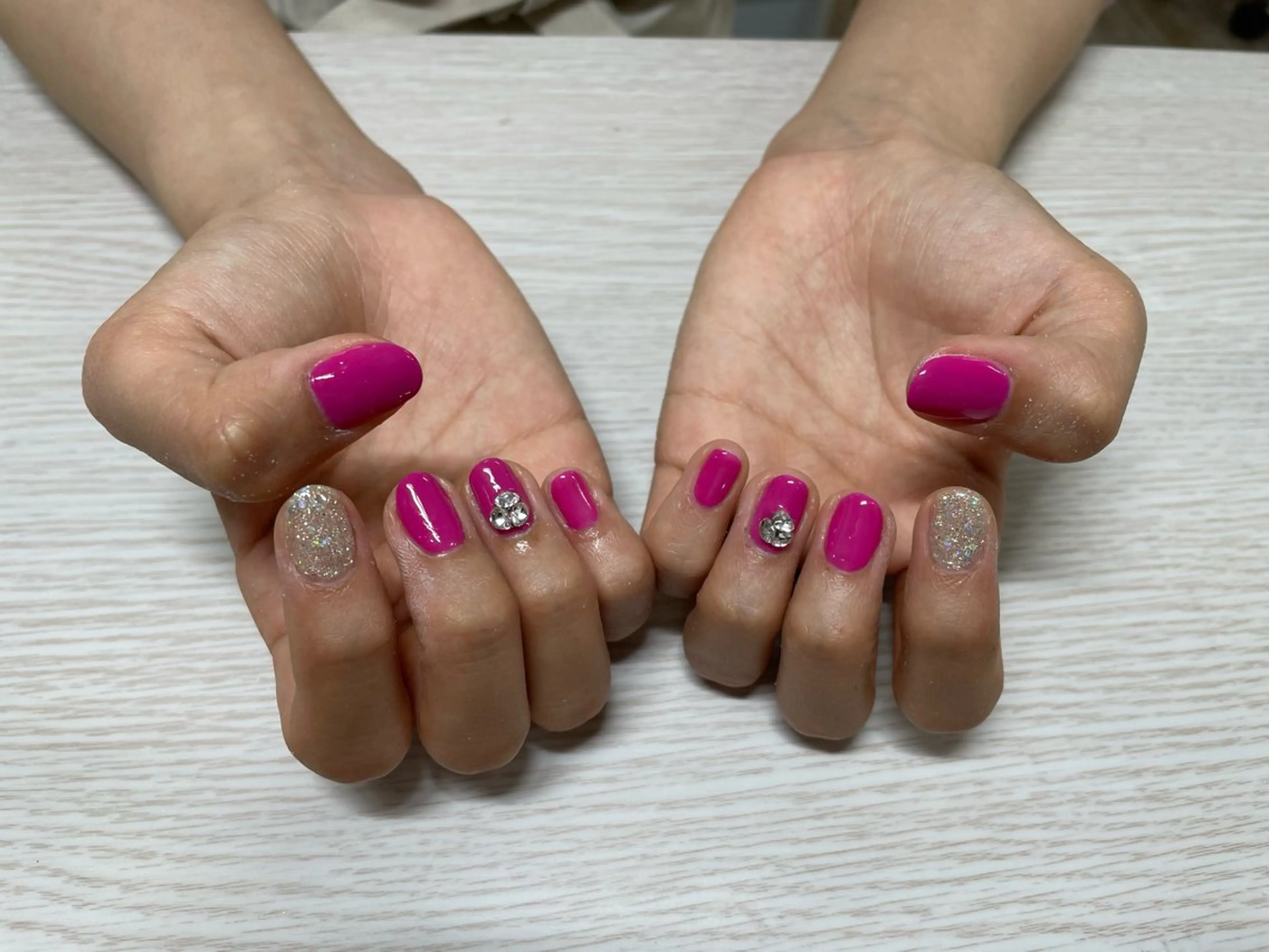 ネイル ラメ(グリッター) シンプルネイル ストーンネイル TRU NAIL&EYE立川所属・TRU ちはるのネイルデザイン