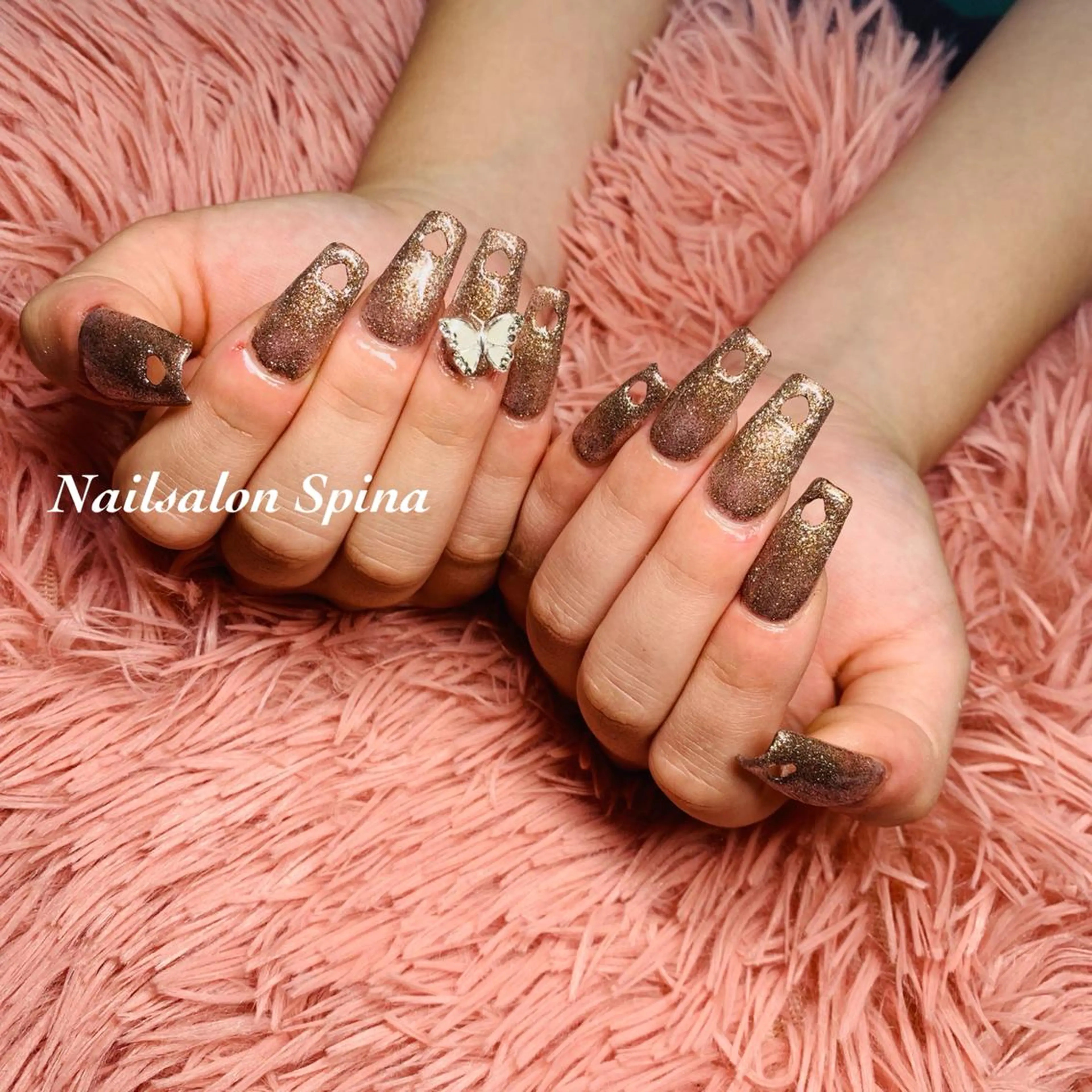 ネイル アートネイル ジェルネイル ハート キラキラネイル ロングネイル Nailsalon Spina 琴美のネイルデザイン