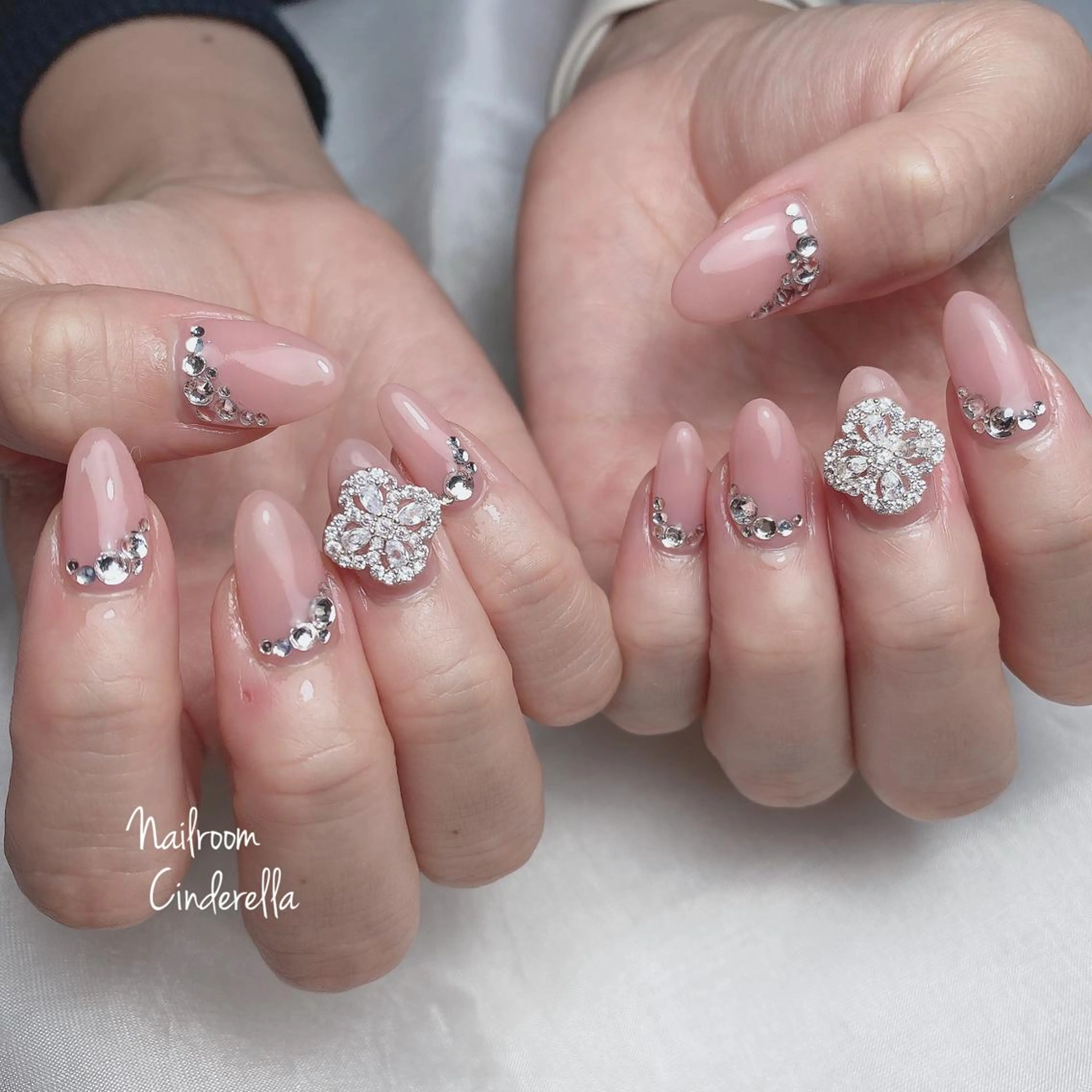 ネイル キラキラネイル Nailroom. Cinderellaのネイルデザイン