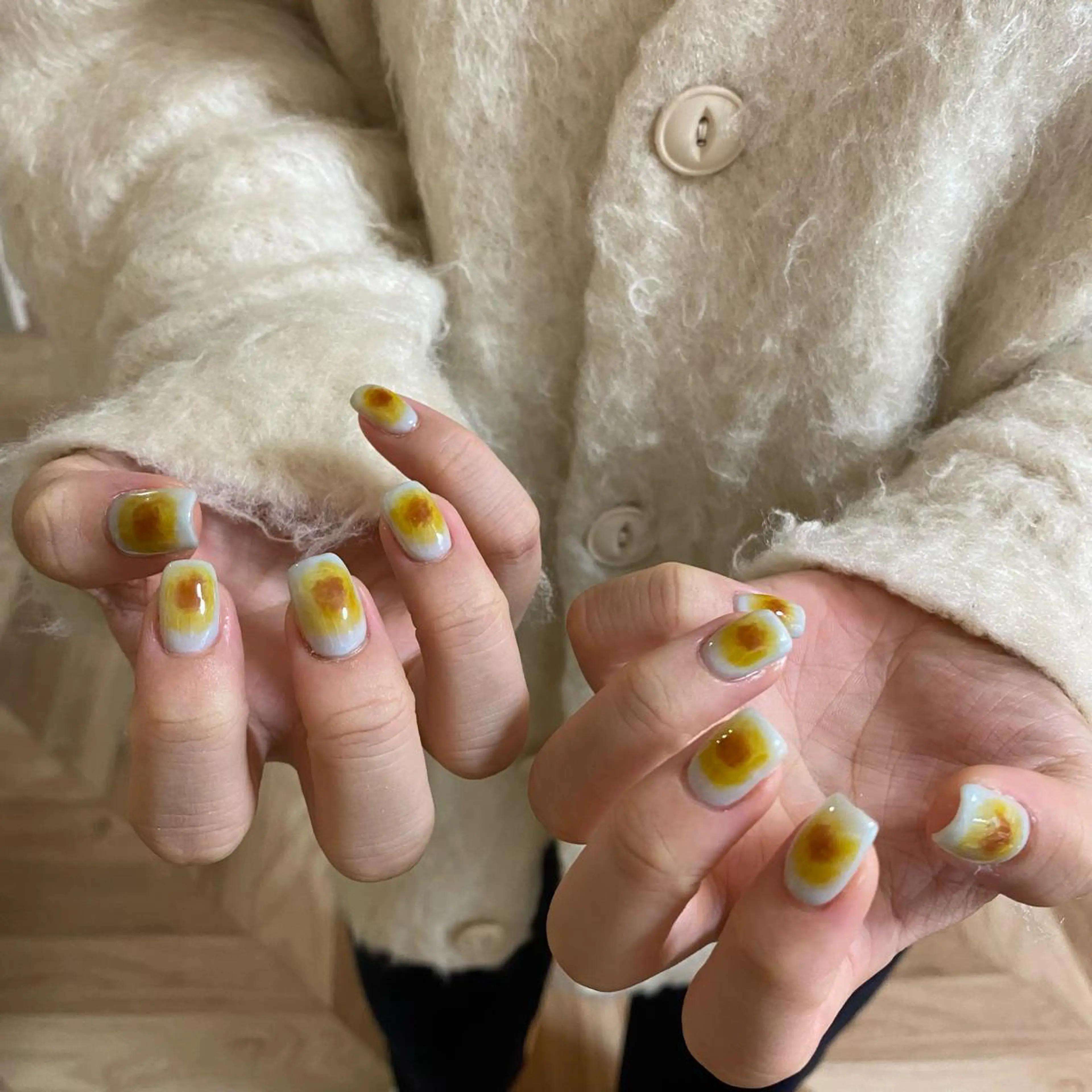 ネイル ハンドネイル Amber21.所属・Nagahama Akariのネイルデザイン