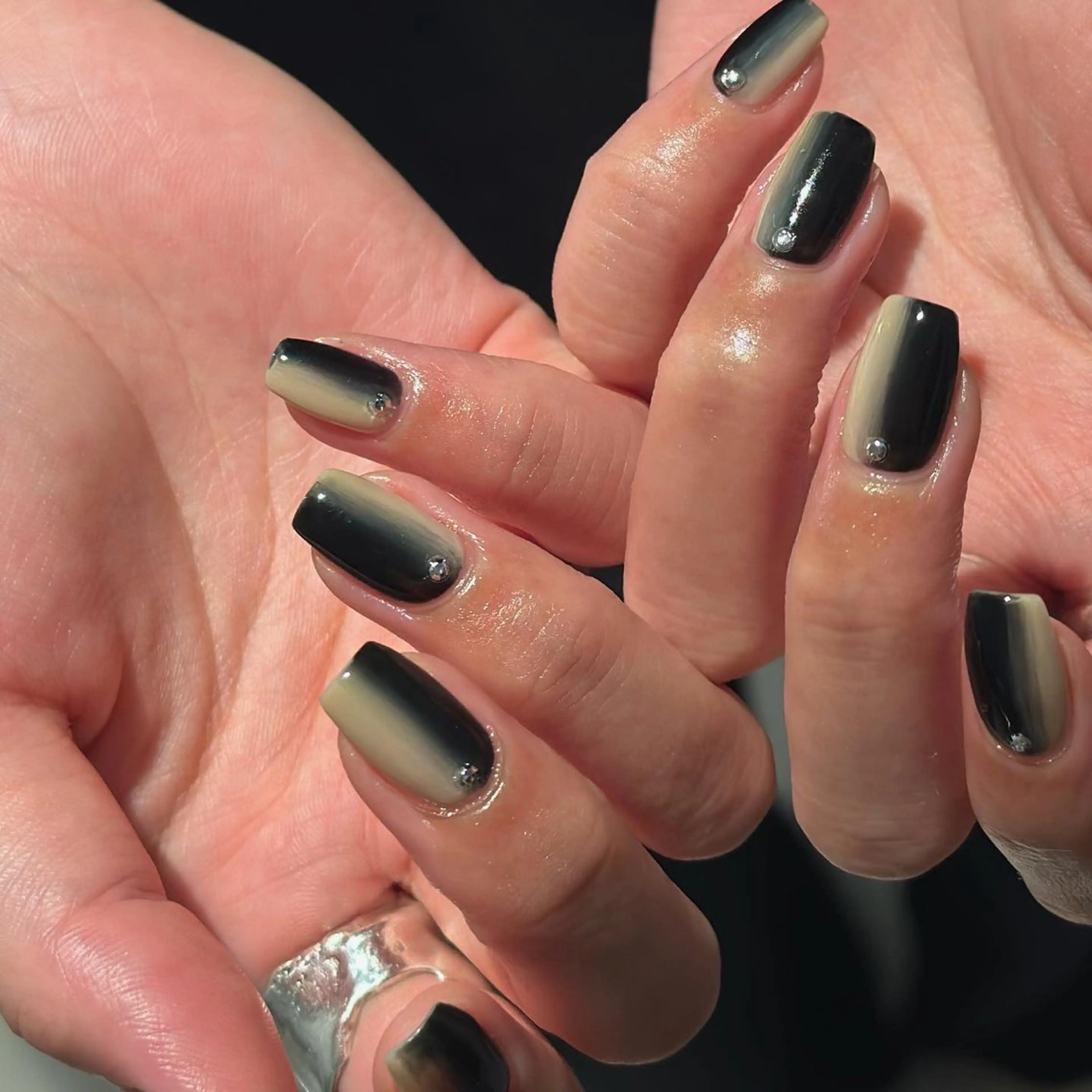 ネイル グラデーション ハンドネイル Flow nail所属・山本 七海のネイルデザイン