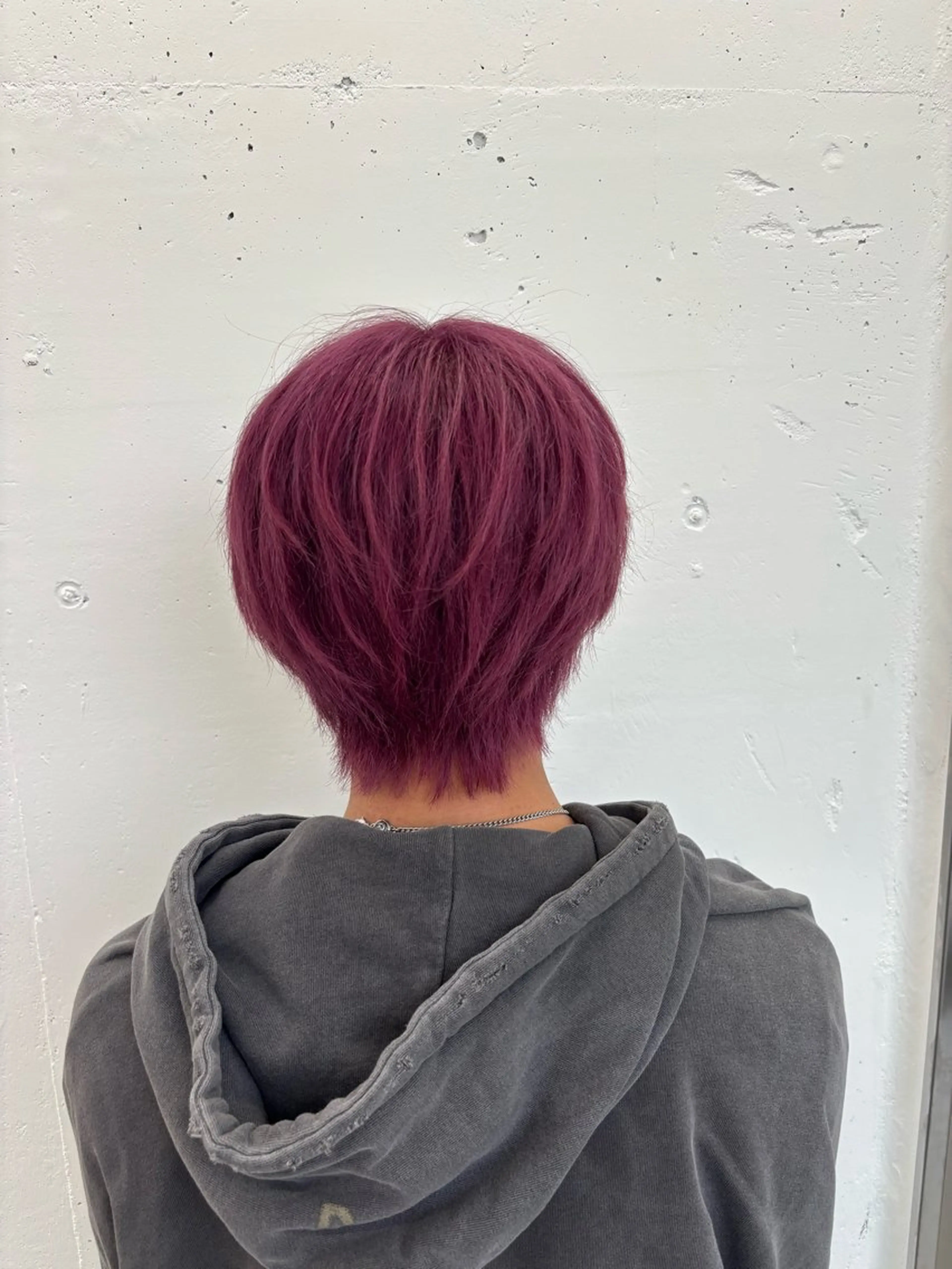 カラー メンズ メンズブリーチ ブリーチ カシス ピンクカラー ヘアカラー トリートメント ヘッドスパ 🌼あいり🌼 JILLSTUDIOのヘアスタイル