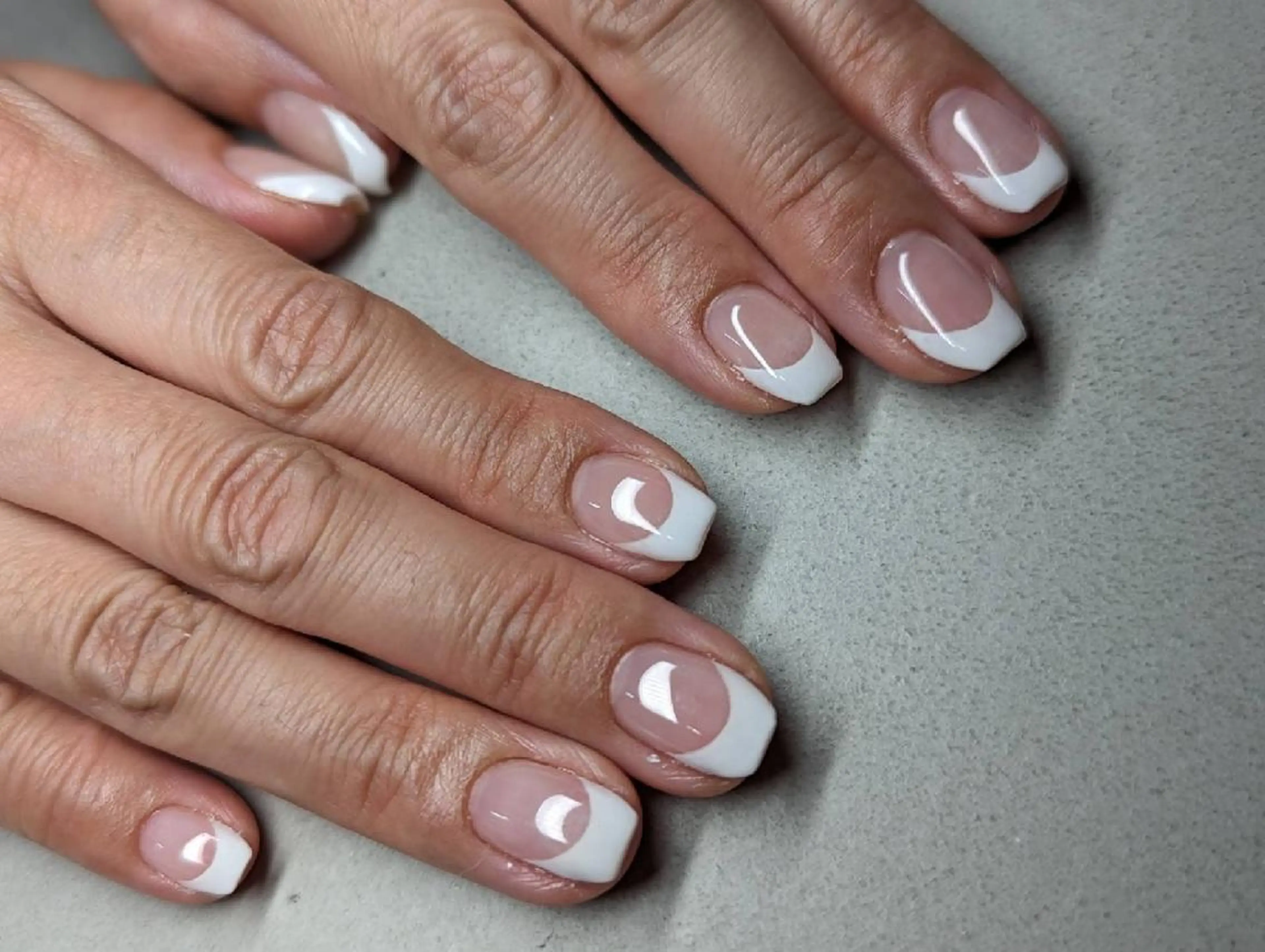 ネイル フレンチネイル ハンドネイル Nailsalon BEeR。のネイルデザイン