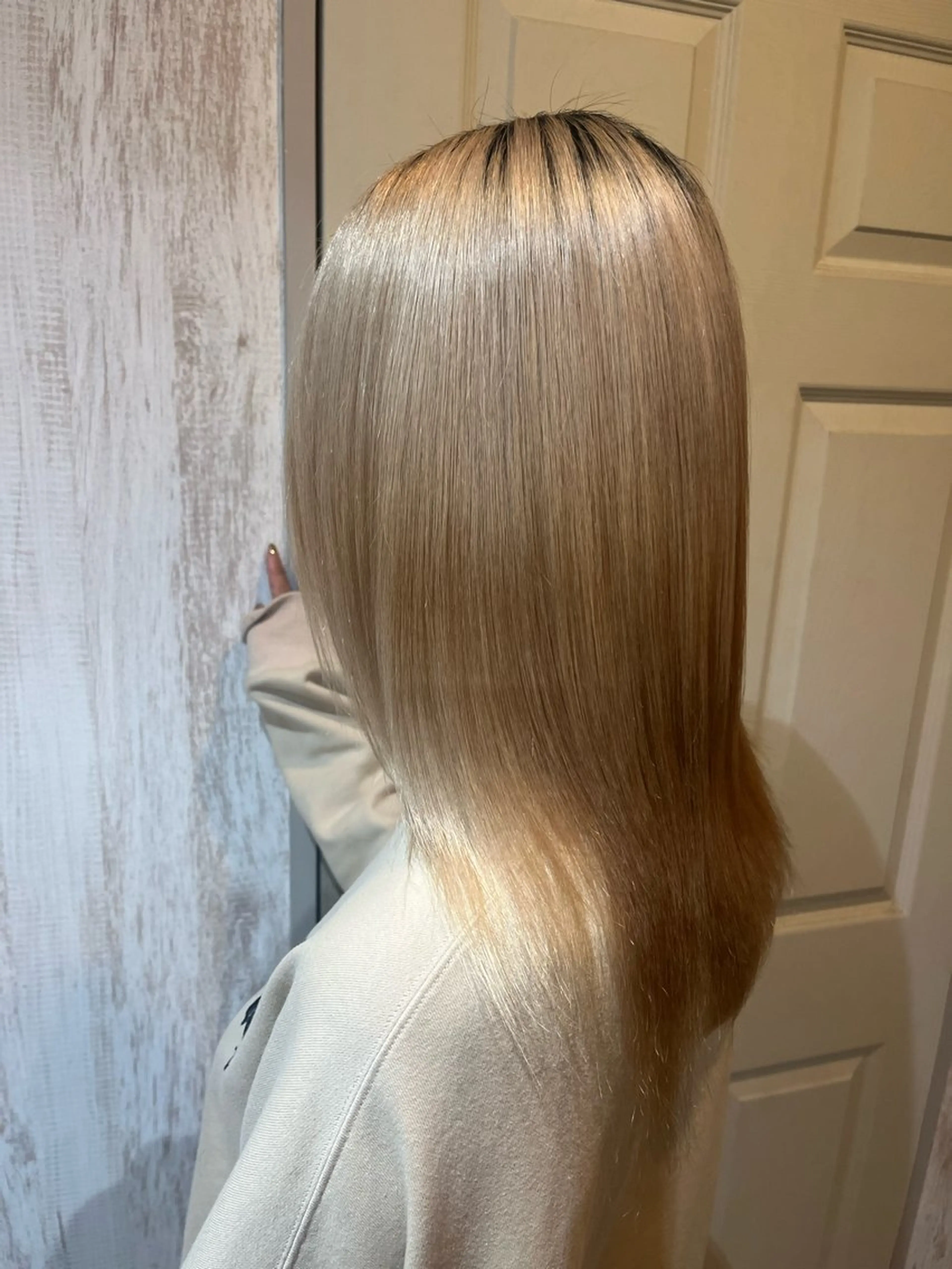 ミディアム トリートメント トリートメント ヘッドスパ blau hair and care《ブラウ》所属・MARU.縮毛矯正 デザインカラーのヘアスタイル