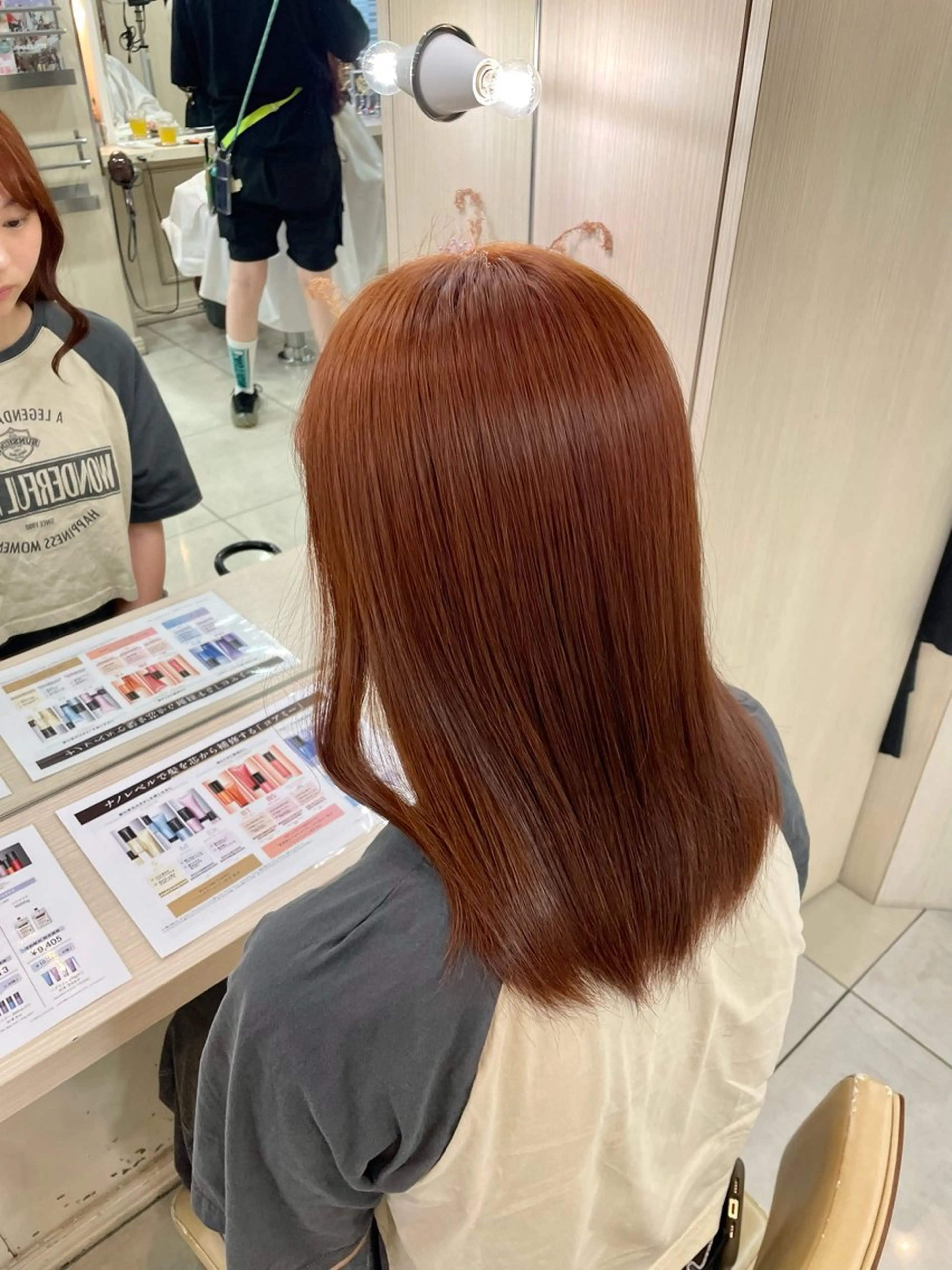 ミディアム カラー ブリーチ ブラウンカラー ブリーチなしカラー オレンジ オレンジブラウン ヘアカラー 横浜パーマ🌐 暖色カラー🍒もえかのヘアスタイル