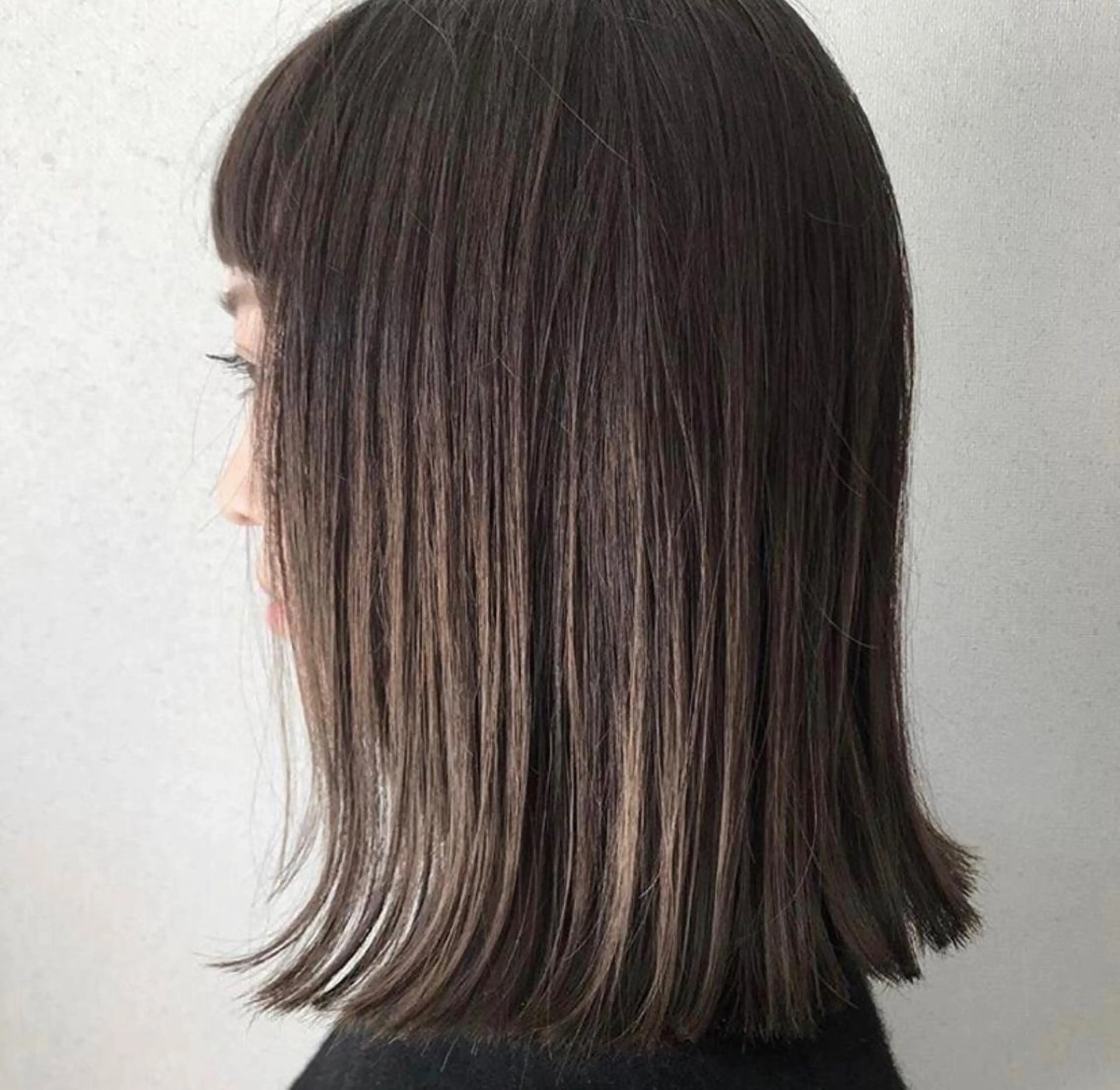 ミディアム リリー岸和田所属・西村 LaniRuhrのヘアスタイル